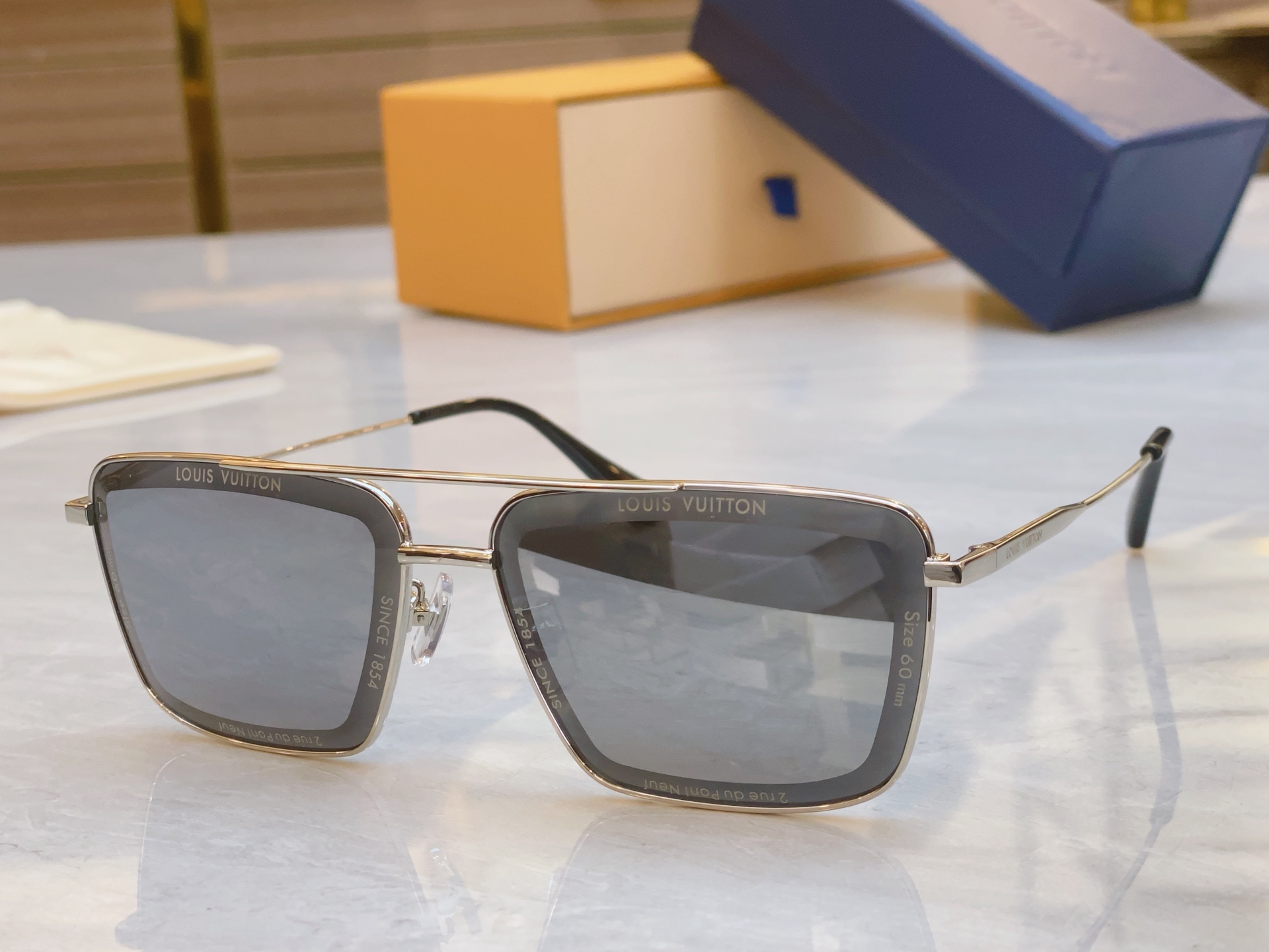 ，【LOUIS VUITTO*】路易*威登新款太阳镜，MODEL：Z2610，SIZE：61口13-14
