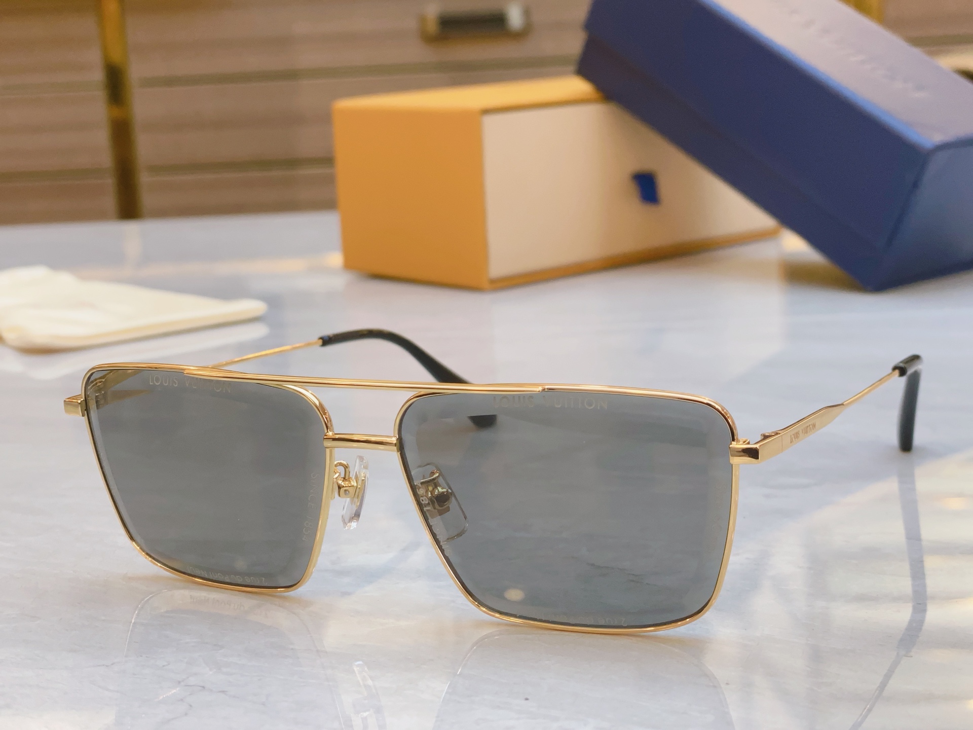 ，【LOUIS VUITTO*】路易*威登新款太阳镜，MODEL：Z2610，SIZE：61口13-14