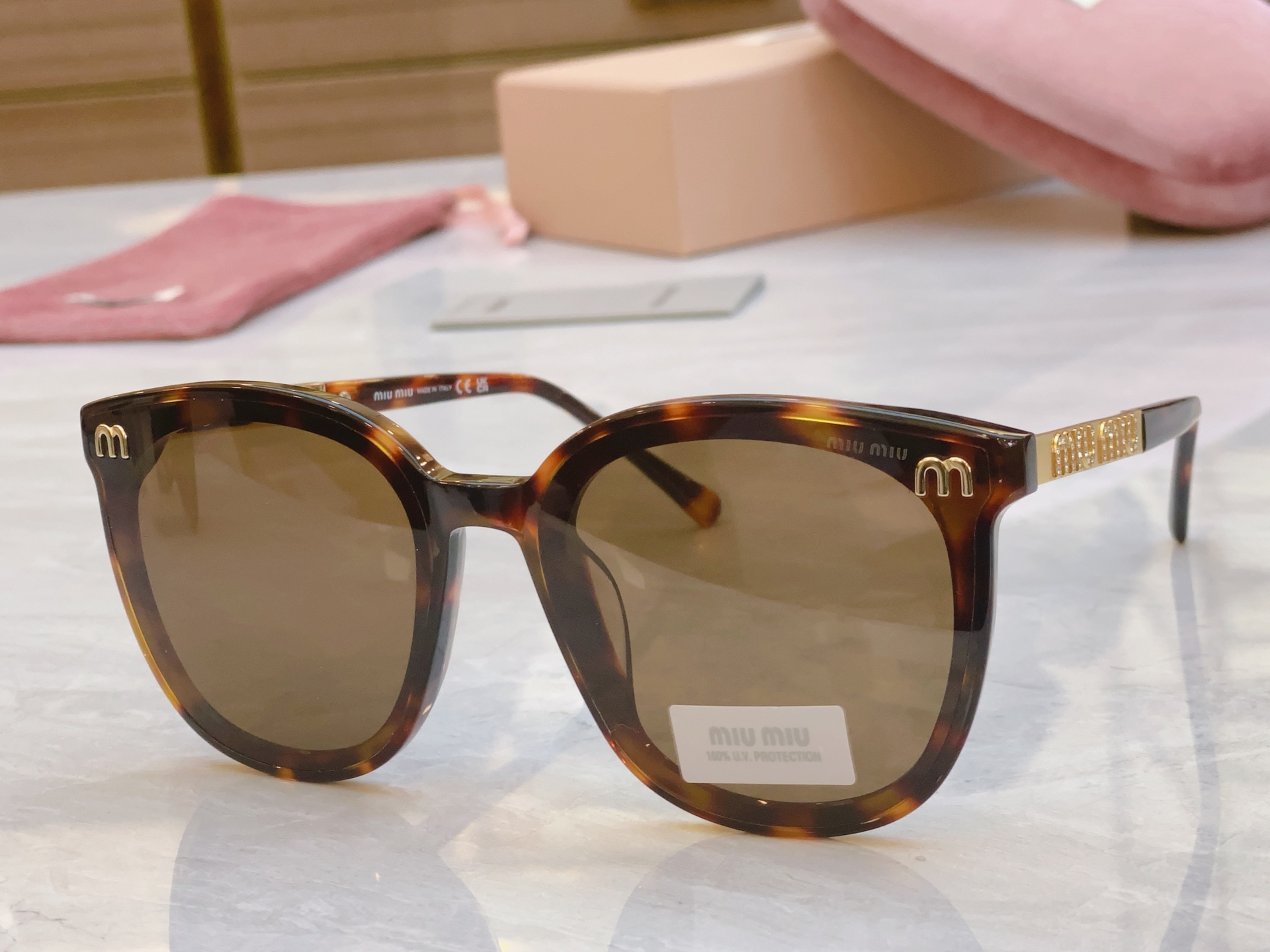 ，【MIU MI*】缪*缪新款太阳镜，MODELSMU 20S，SIZE：64口18-145