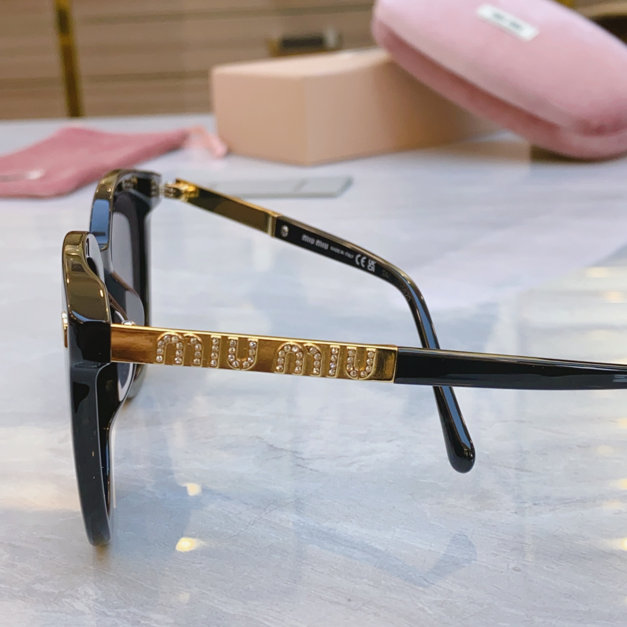，【MIU MI*】缪*缪新款太阳镜，MODELSMU 20S，SIZE：64口18-145