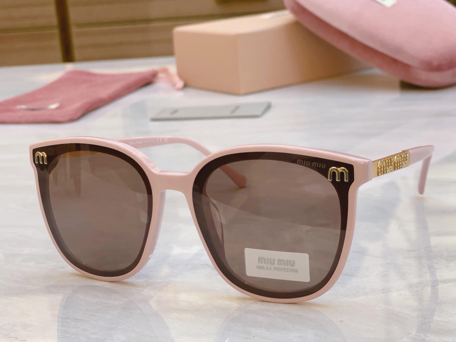 ，【MIU MI*】缪*缪新款太阳镜，MODELSMU 20S，SIZE：64口18-145