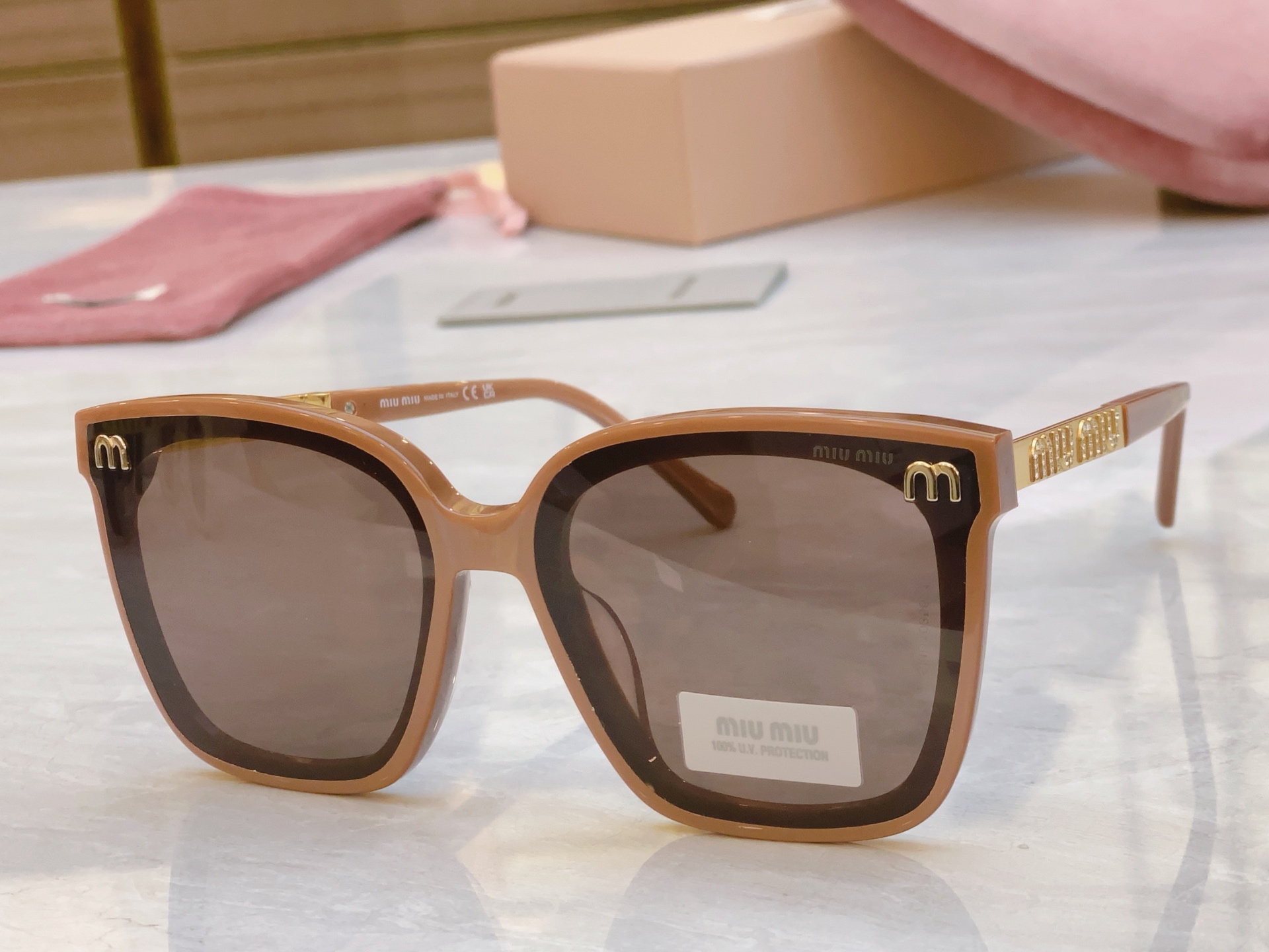 ，【MIU MI*】缪*缪新款太阳镜，MODELSMU 21S，SIZE：64口15-145