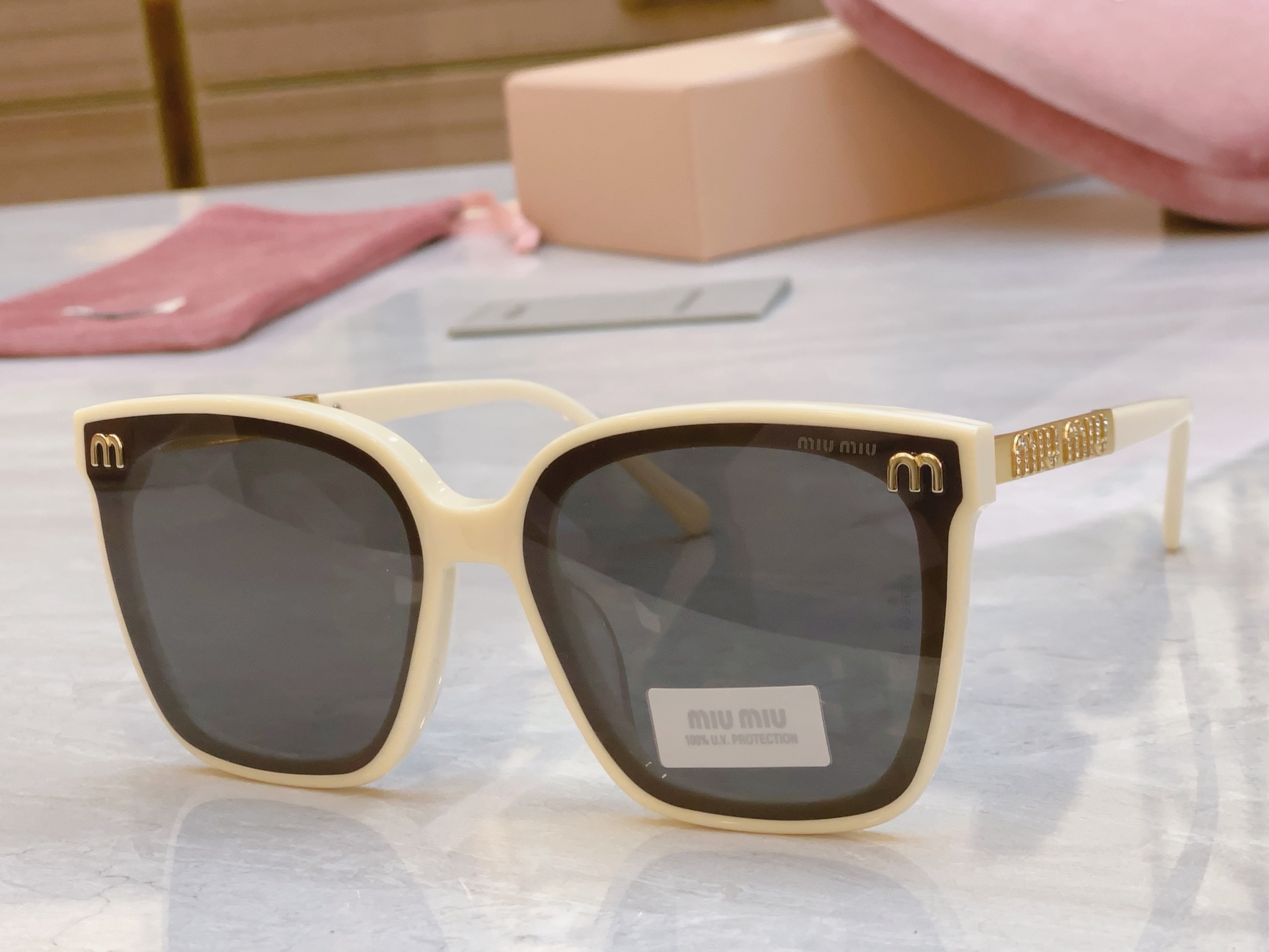 ，【MIU MI*】缪*缪新款太阳镜，MODELSMU 21S，SIZE：64口15-145