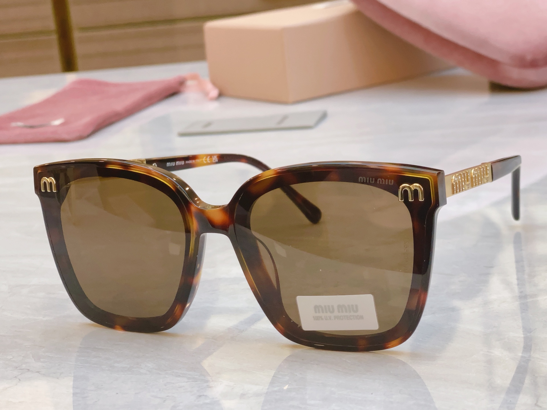 ，【MIU MI*】缪*缪新款太阳镜，MODELSMU 21S，SIZE：64口15-145