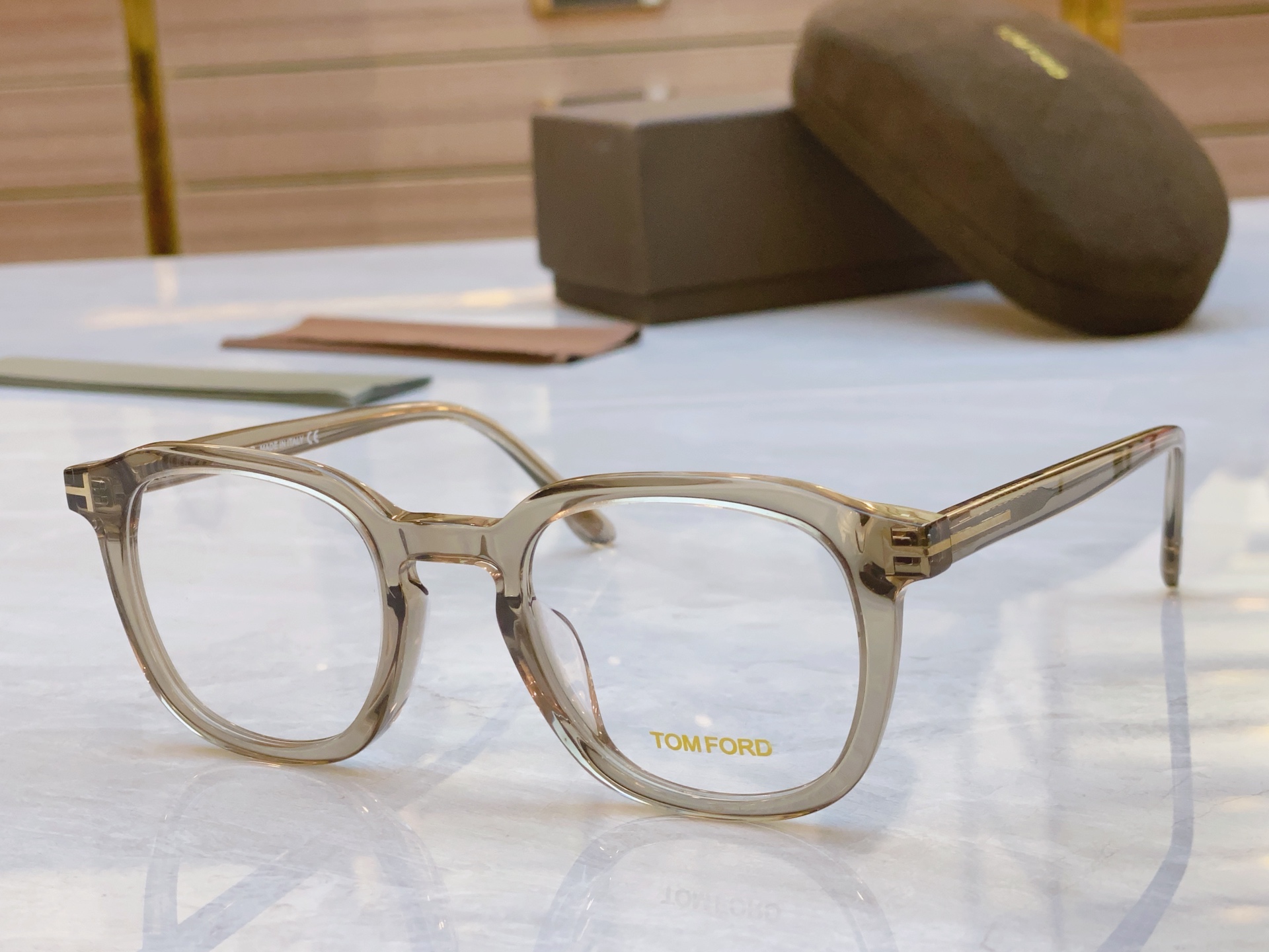 ，【TOM FOR*】汤姆*福特新款眼镜架🕶️，MODEL：TF0975，SIZE：52口23-135