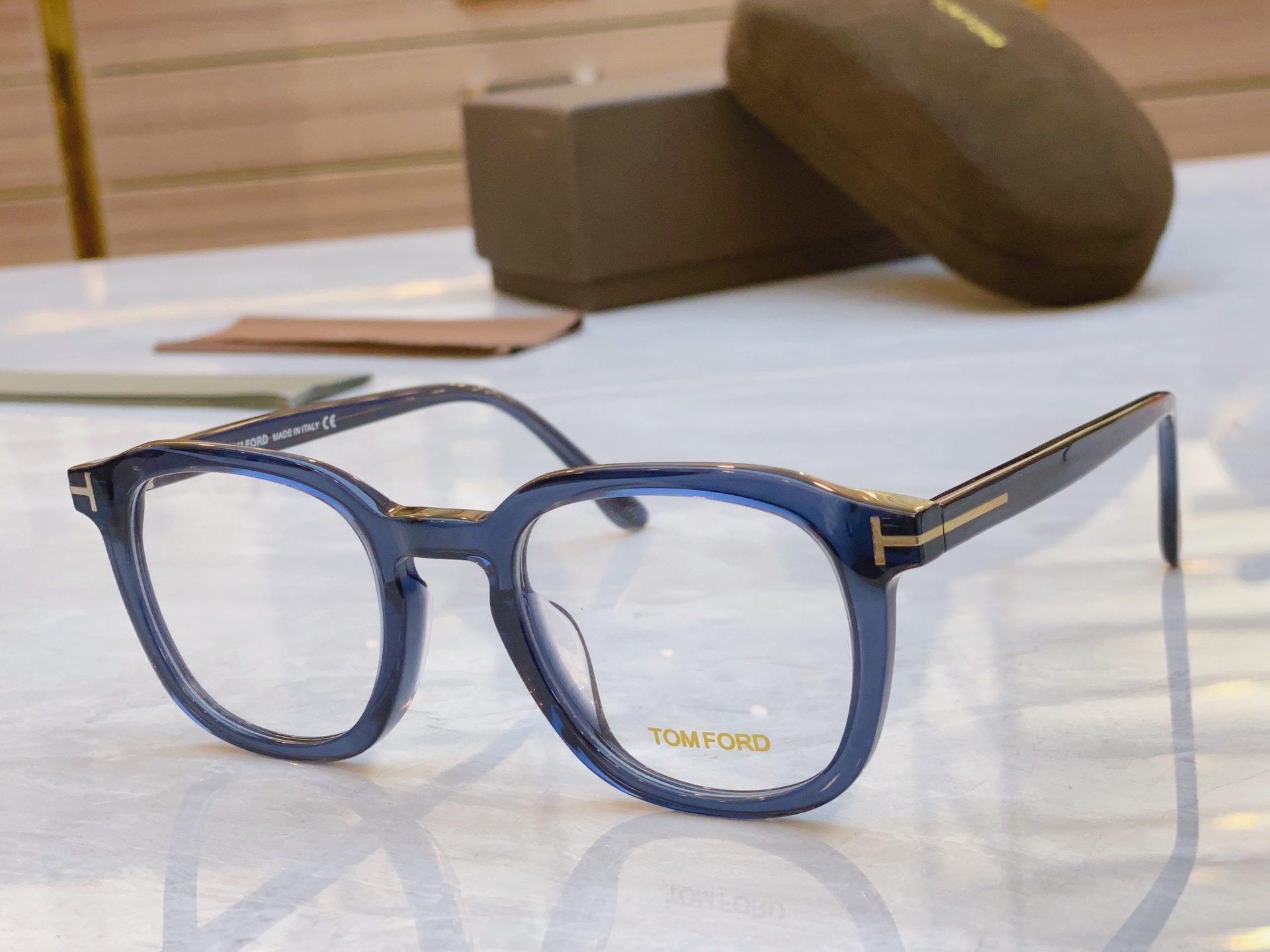 ，【TOM FOR*】汤姆*福特新款眼镜架🕶️，MODEL：TF0975，SIZE：52口23-135