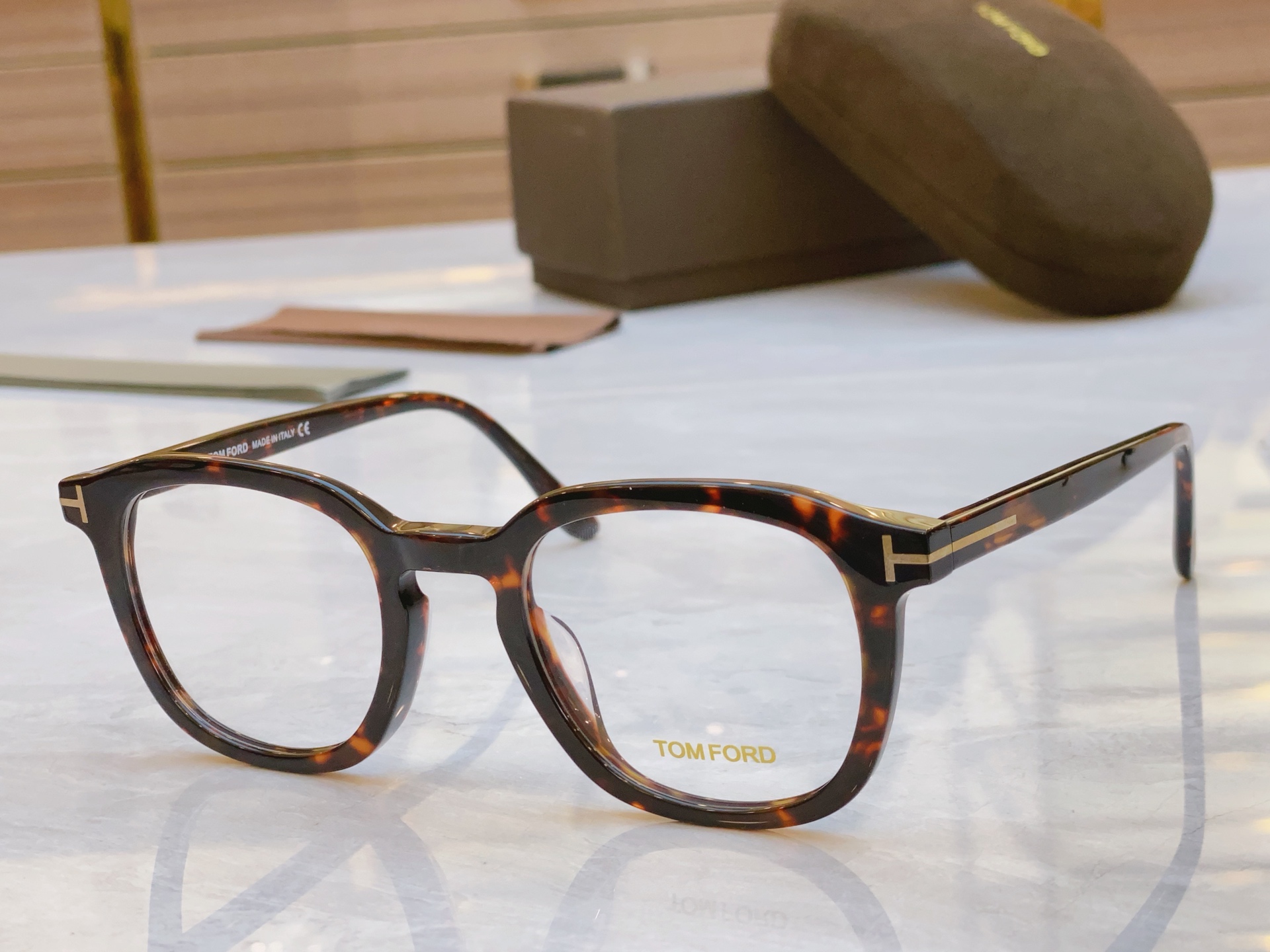 ，【TOM FOR*】汤姆*福特新款眼镜架🕶️，MODEL：TF0975，SIZE：52口23-135