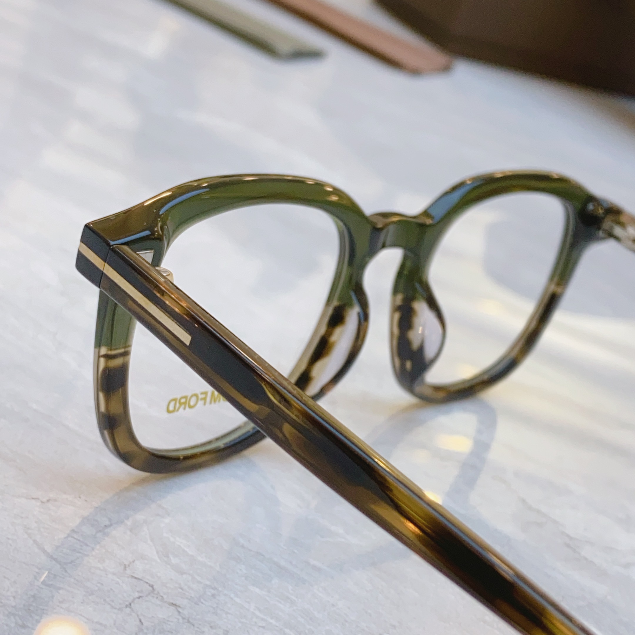 ，【TOM FOR*】汤姆*福特新款眼镜架🕶️，MODEL：TF0975，SIZE：52口23-135