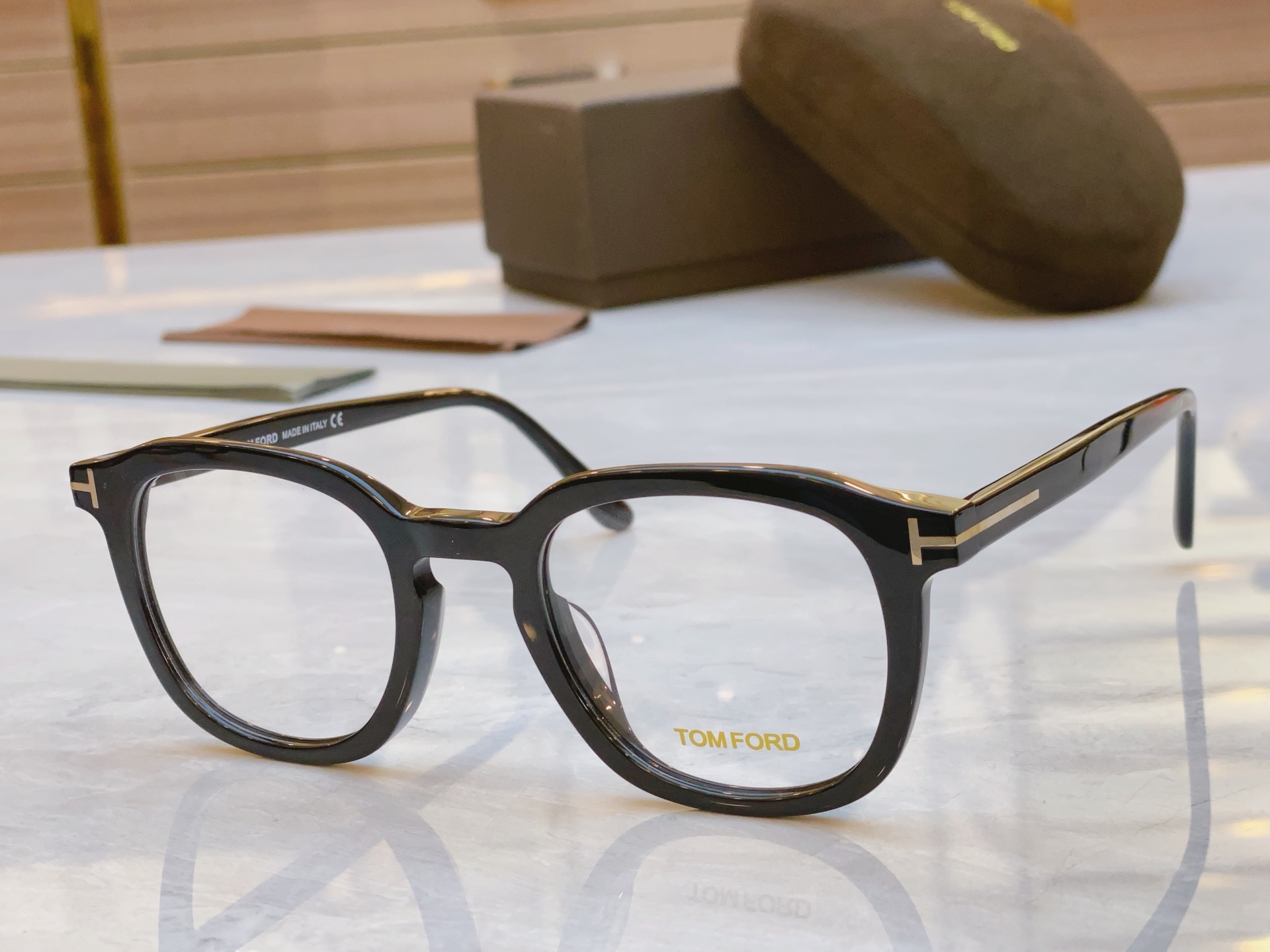 ，【TOM FOR*】汤姆*福特新款眼镜架🕶️，MODEL：TF0975，SIZE：52口23-135