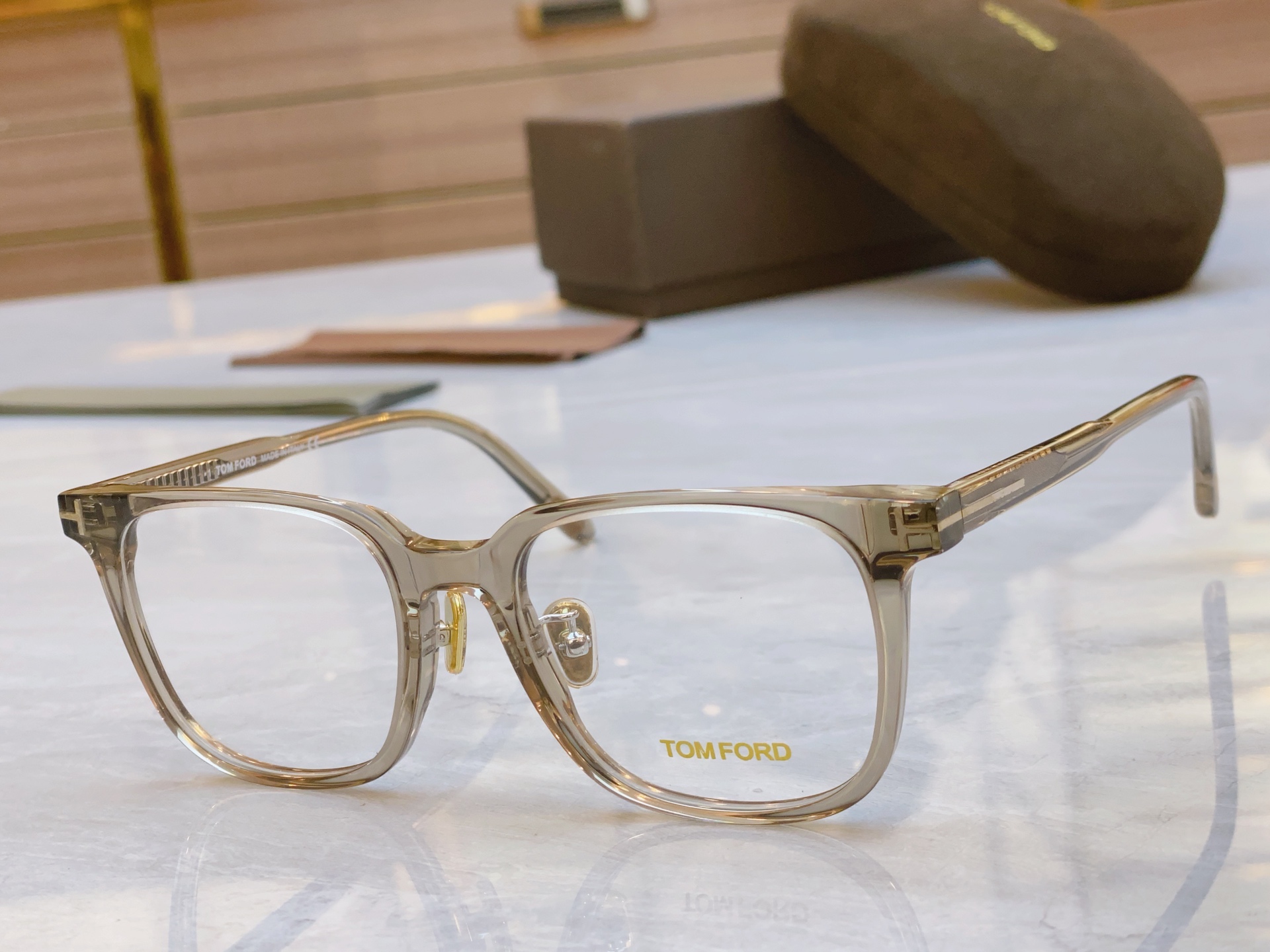 ￼，【TOM FOR*】汤姆*福特新款眼镜架🕶️，MODEL：TF5921-K-B，SIZE：51口19
