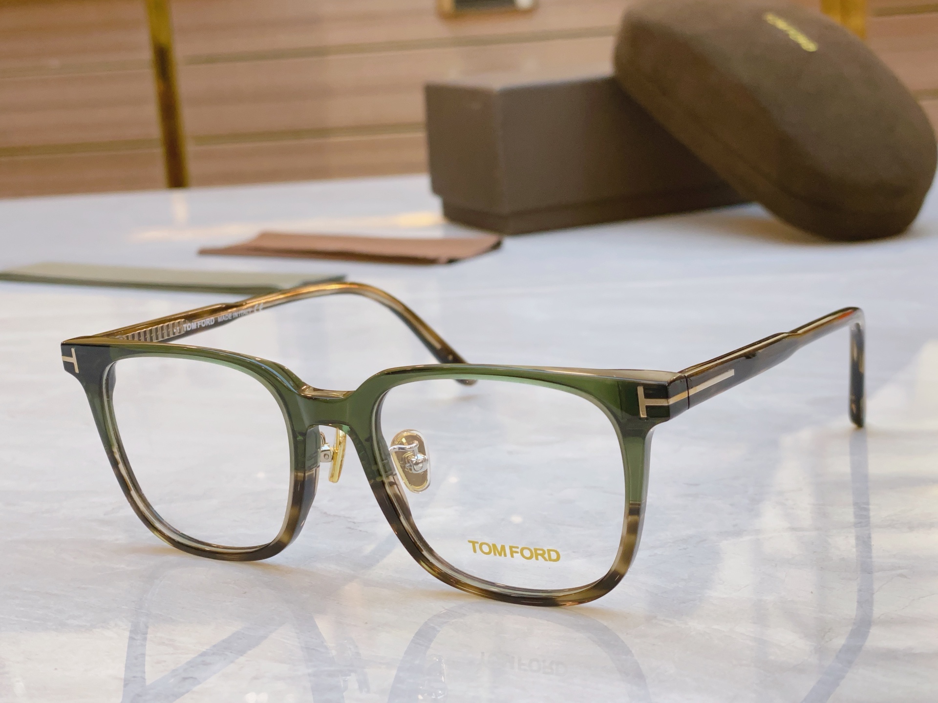 ￼，【TOM FOR*】汤姆*福特新款眼镜架🕶️，MODEL：TF5921-K-B，SIZE：51口19