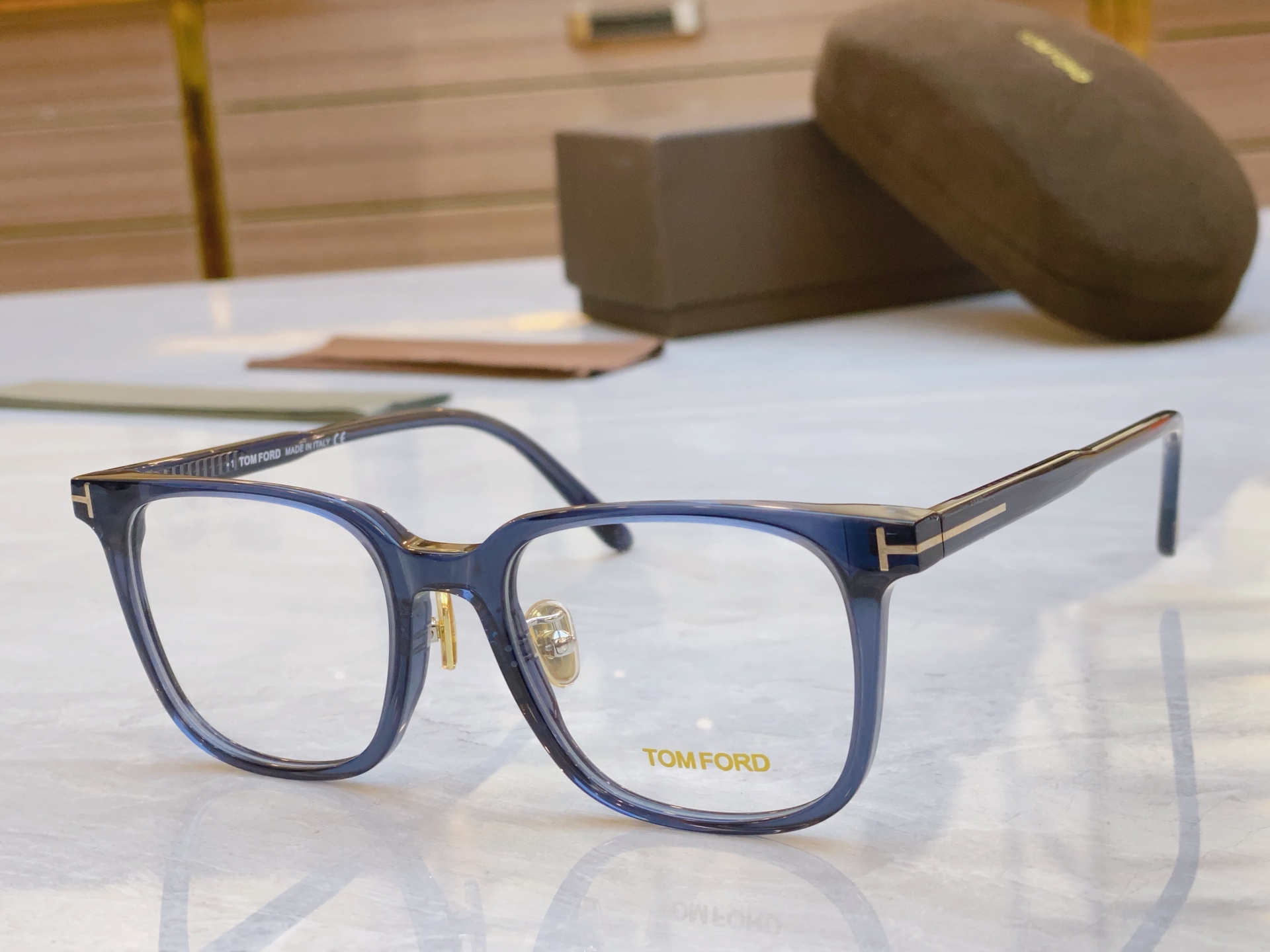 ￼，【TOM FOR*】汤姆*福特新款眼镜架🕶️，MODEL：TF5921-K-B，SIZE：51口19