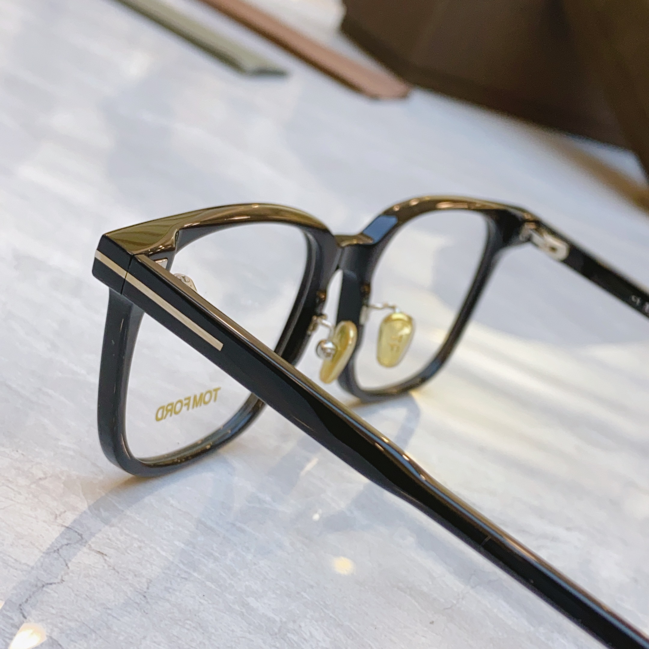 ￼，【TOM FOR*】汤姆*福特新款眼镜架🕶️，MODEL：TF5921-K-B，SIZE：51口19