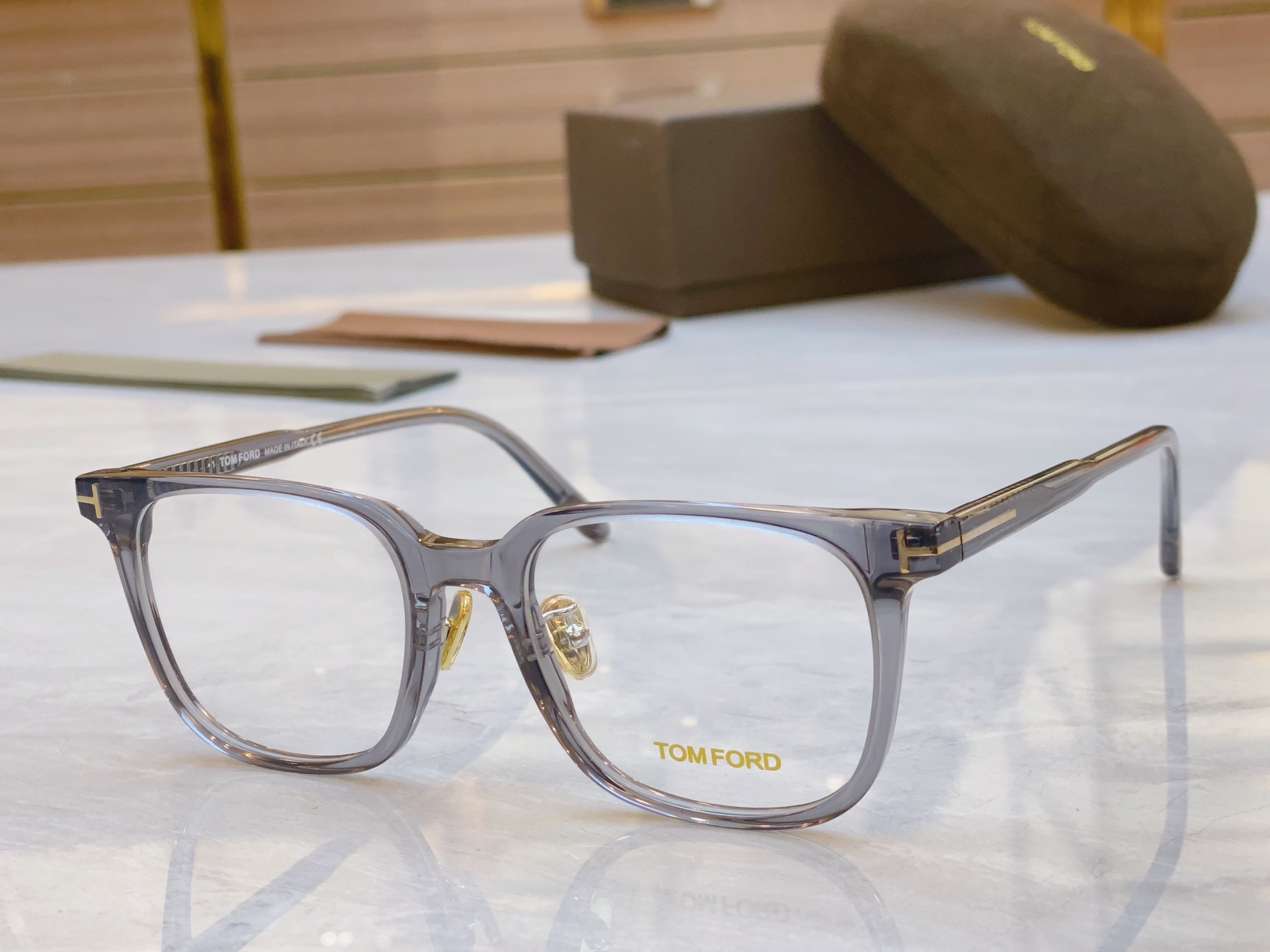 ￼，【TOM FOR*】汤姆*福特新款眼镜架🕶️，MODEL：TF5921-K-B，SIZE：51口19