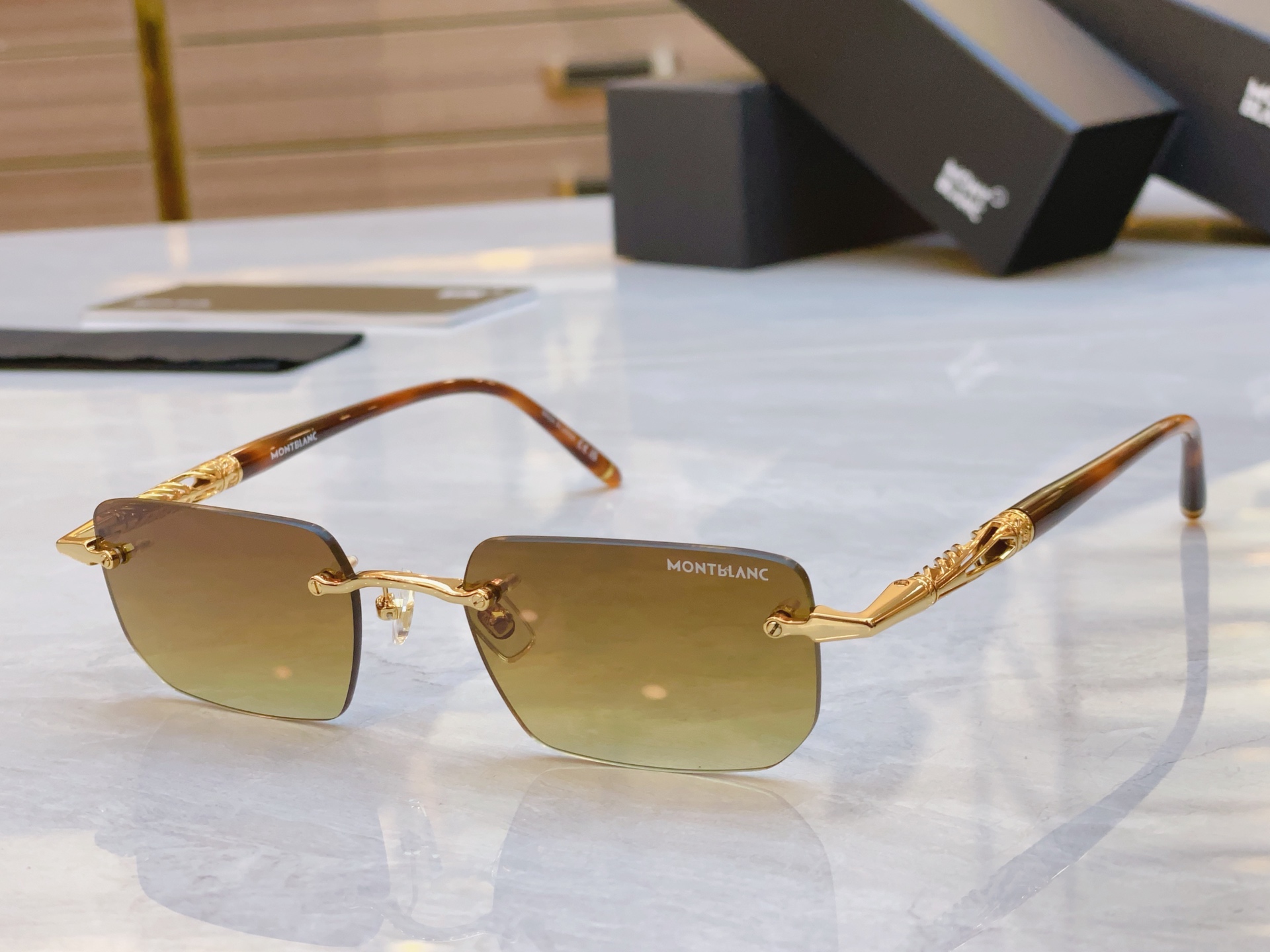 ，【MONT BLAN*】万宝*龙新款太阳镜🕶️。MODELMB0348S，SIZE 54口20-150