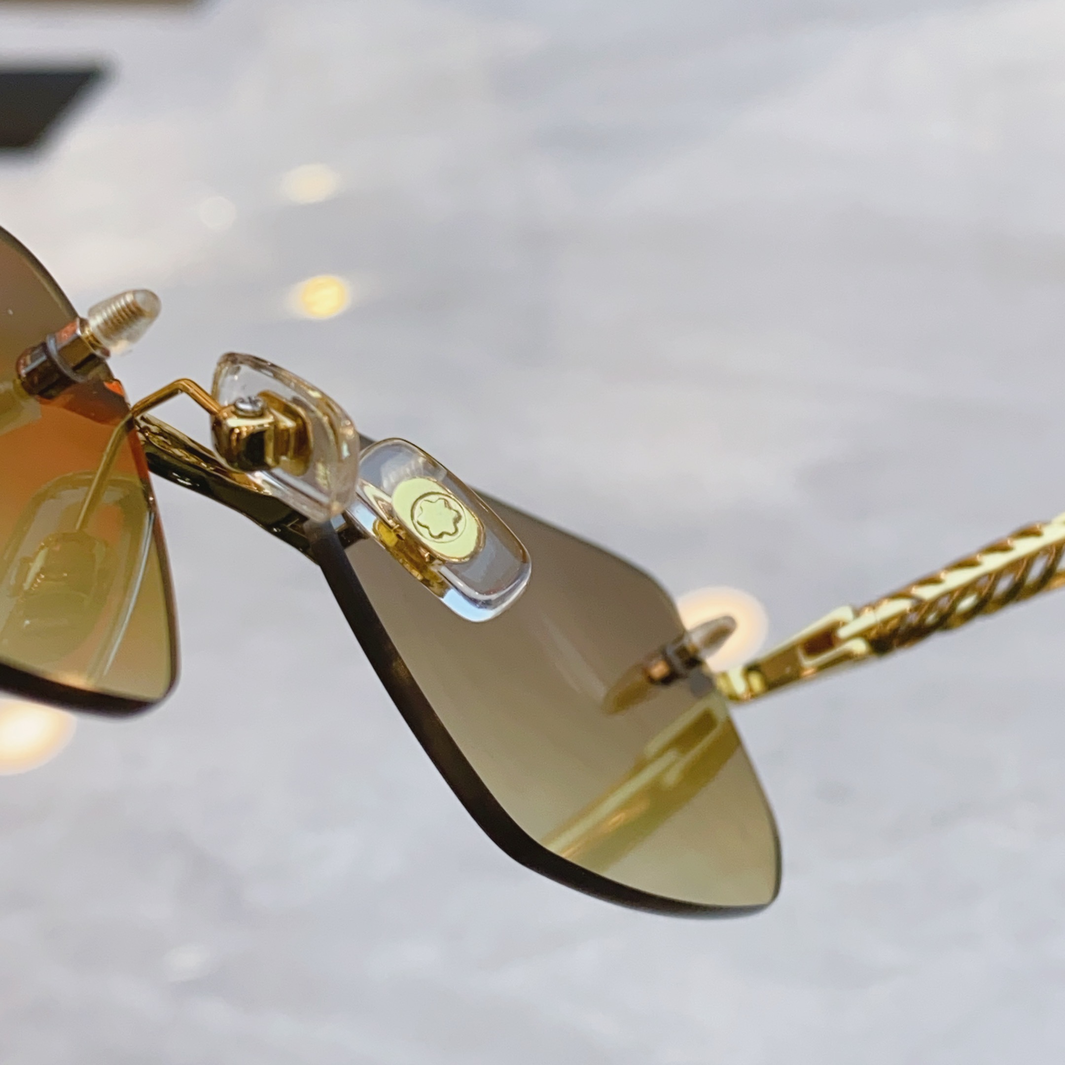 ，【MONT BLAN*】万宝*龙新款太阳镜🕶️。MODELMB0348S，SIZE 54口20-150