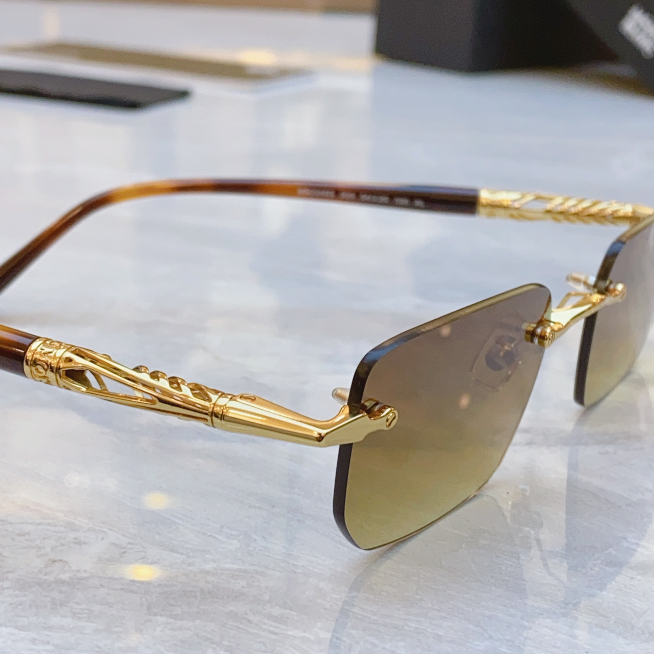 ，【MONT BLAN*】万宝*龙新款太阳镜🕶️。MODELMB0348S，SIZE 54口20-150