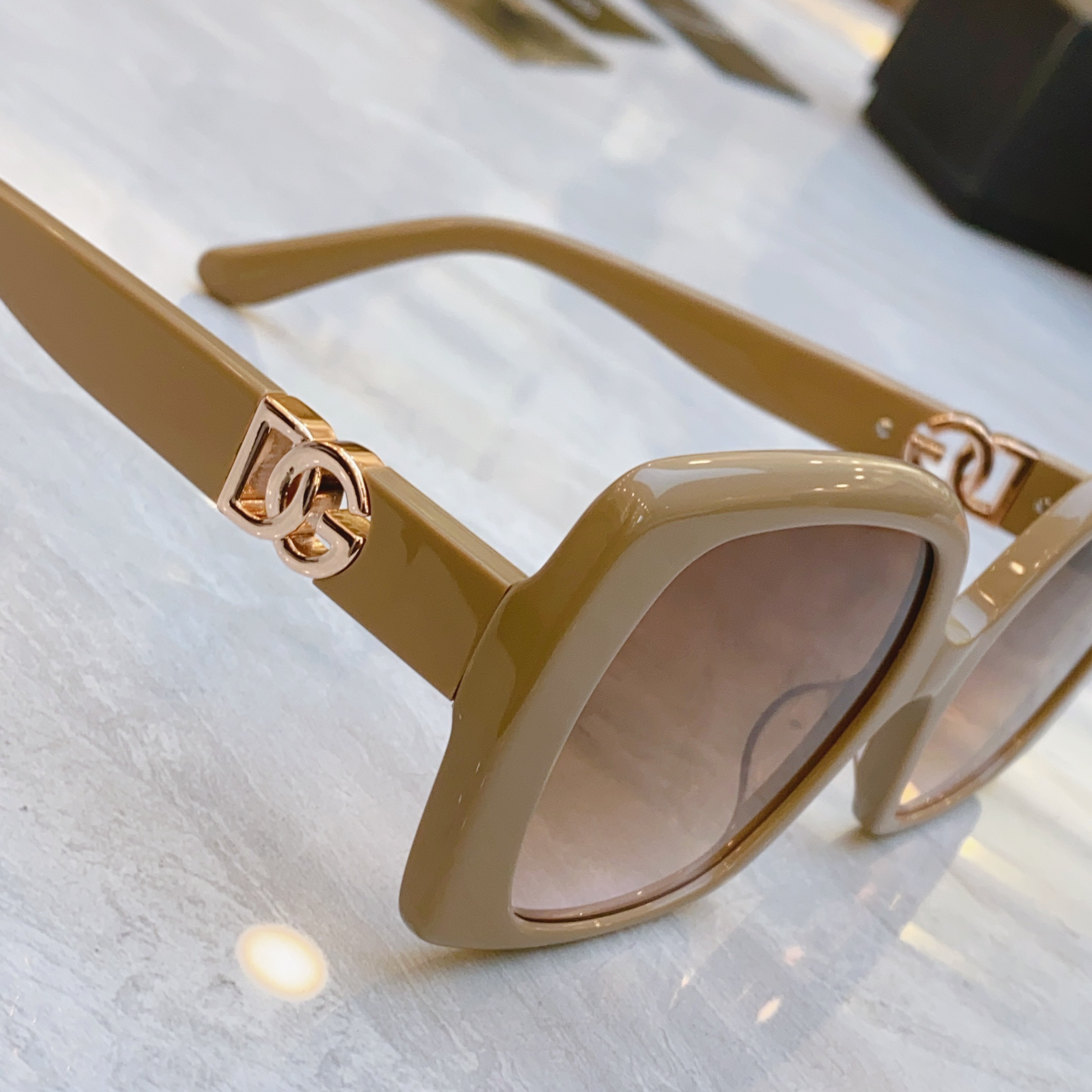，【DOLCE & GABBAN*】D*G新款太阳镜，MODEL：DG4475，SIZE：58口17-1