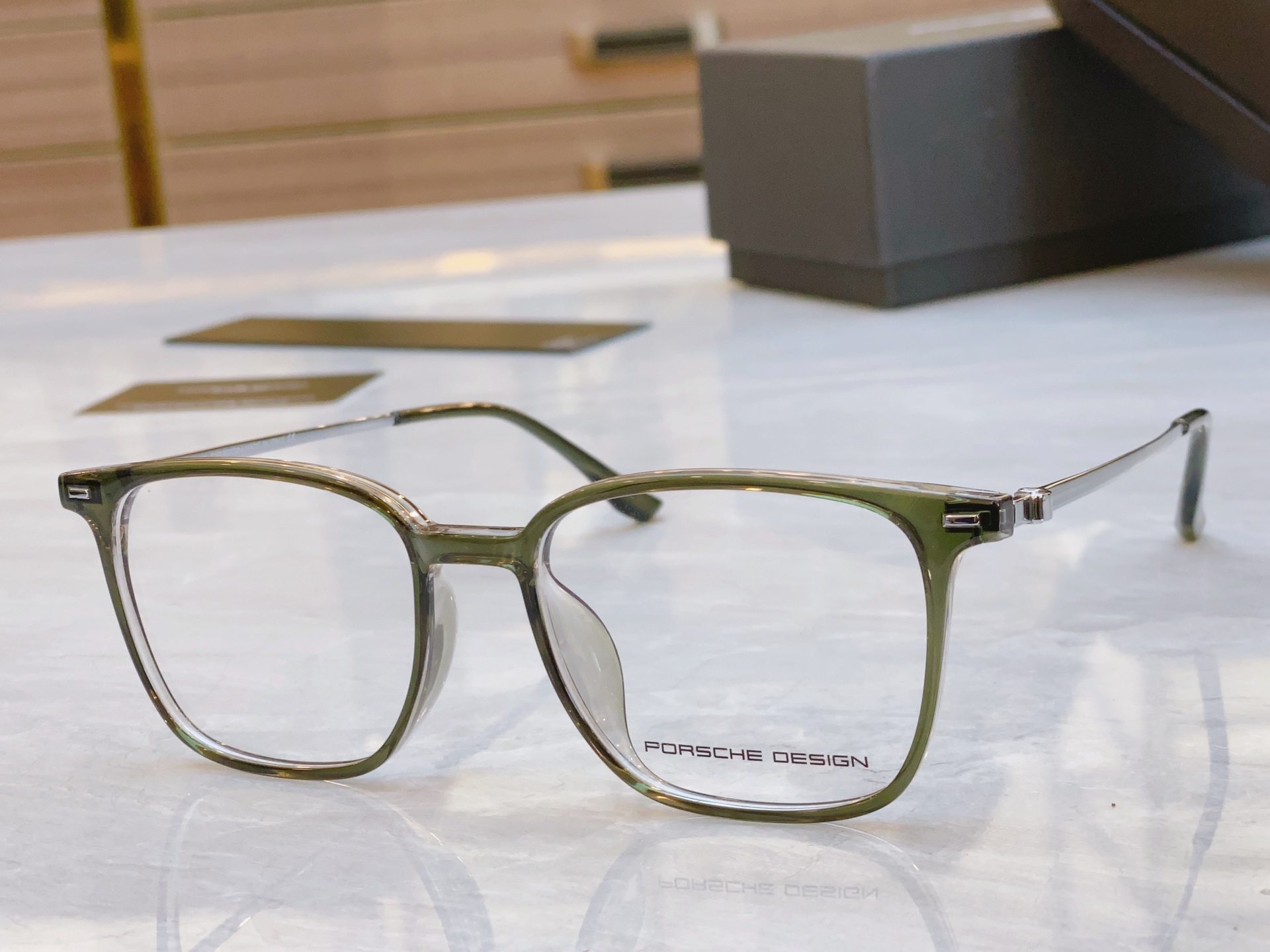 ，【PORSCHE DESIG*】保时*捷新款光学镜，MODEL：，SIZE：53口18-145