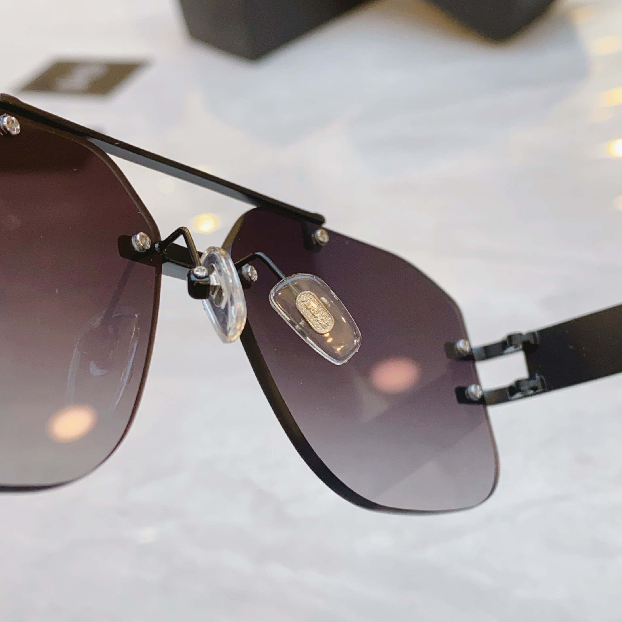 ，【VERSAC*】范思*哲新款太阳镜，
MODEL：VE2275，SIZE：60口13-140