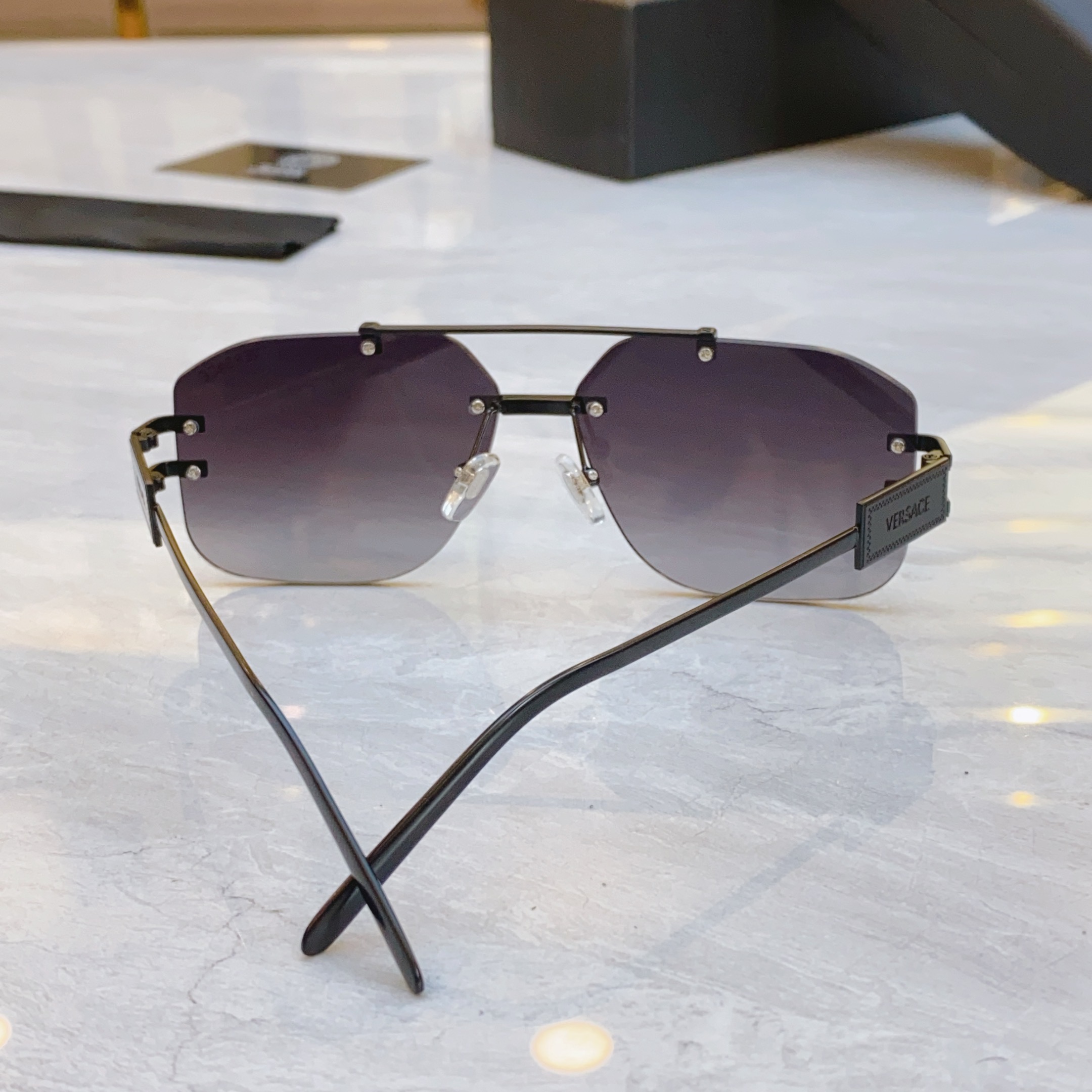 ，【VERSAC*】范思*哲新款太阳镜，
MODEL：VE2275，SIZE：60口13-140