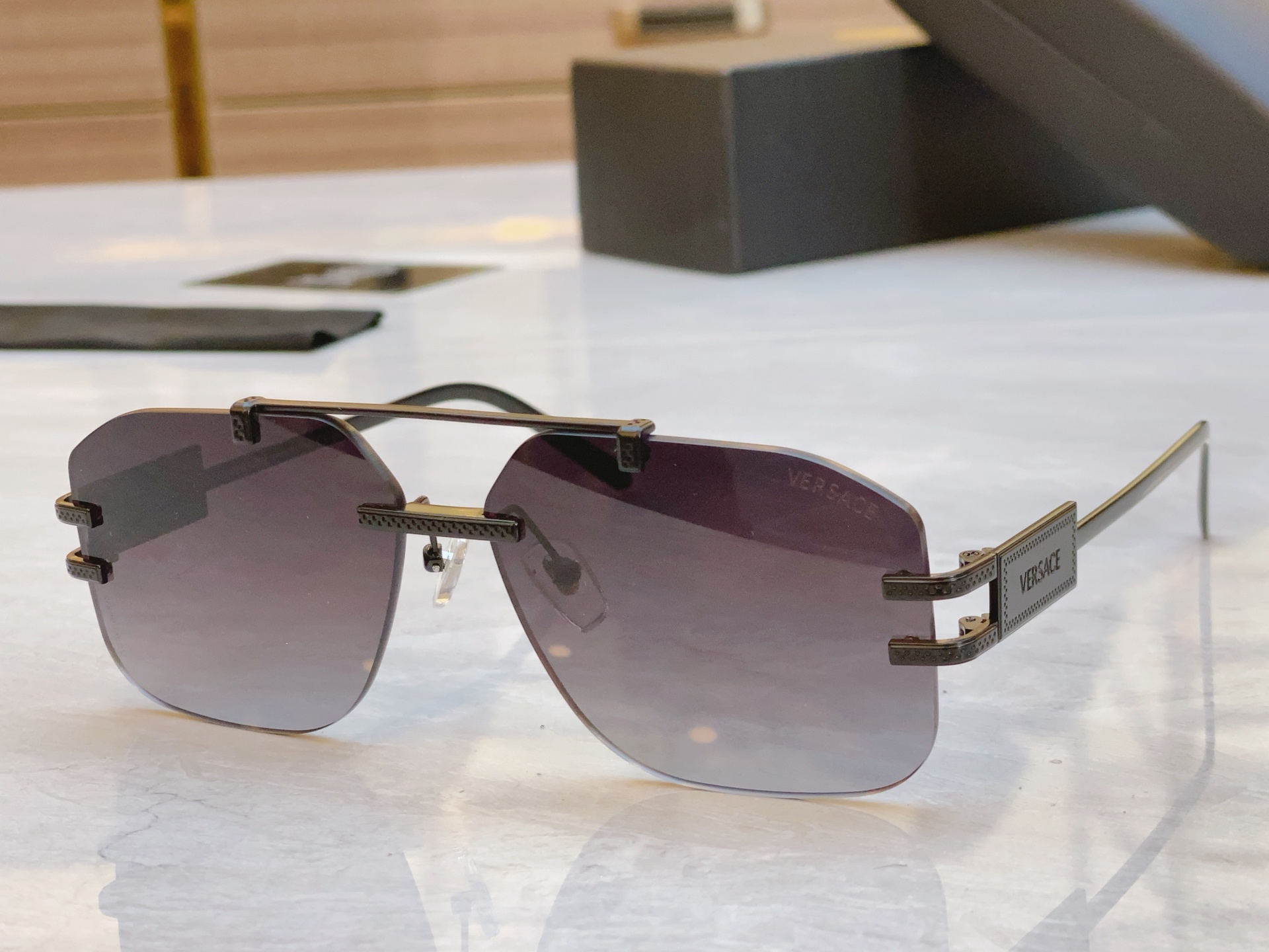 ，【VERSAC*】范思*哲新款太阳镜，
MODEL：VE2275，SIZE：60口13-140