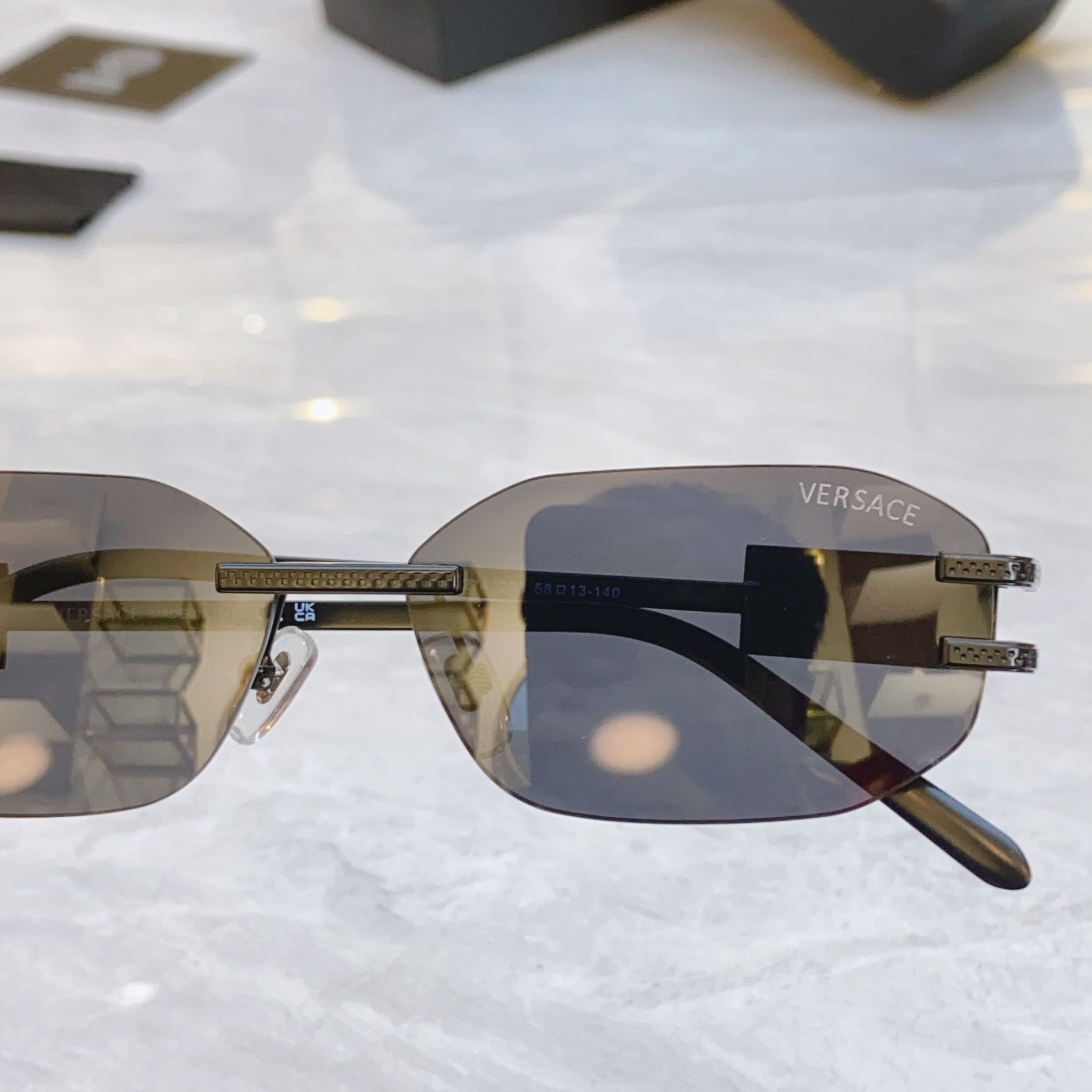 ，【VERSAC*】范思*哲新款太阳镜，
MODEL：VE2274，SIZE：58口13-140