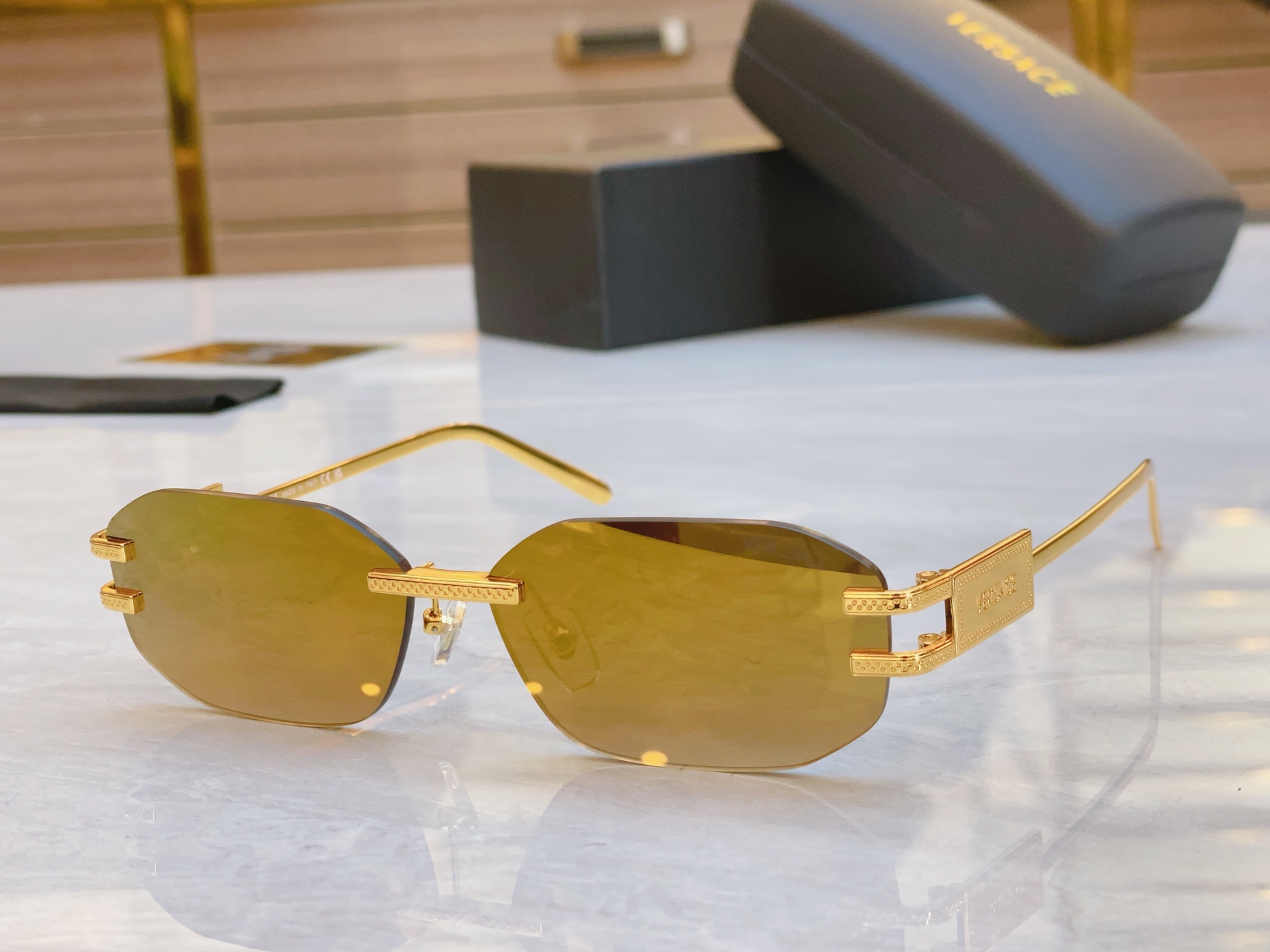，【VERSAC*】范思*哲新款太阳镜，
MODEL：VE2274，SIZE：58口13-140
