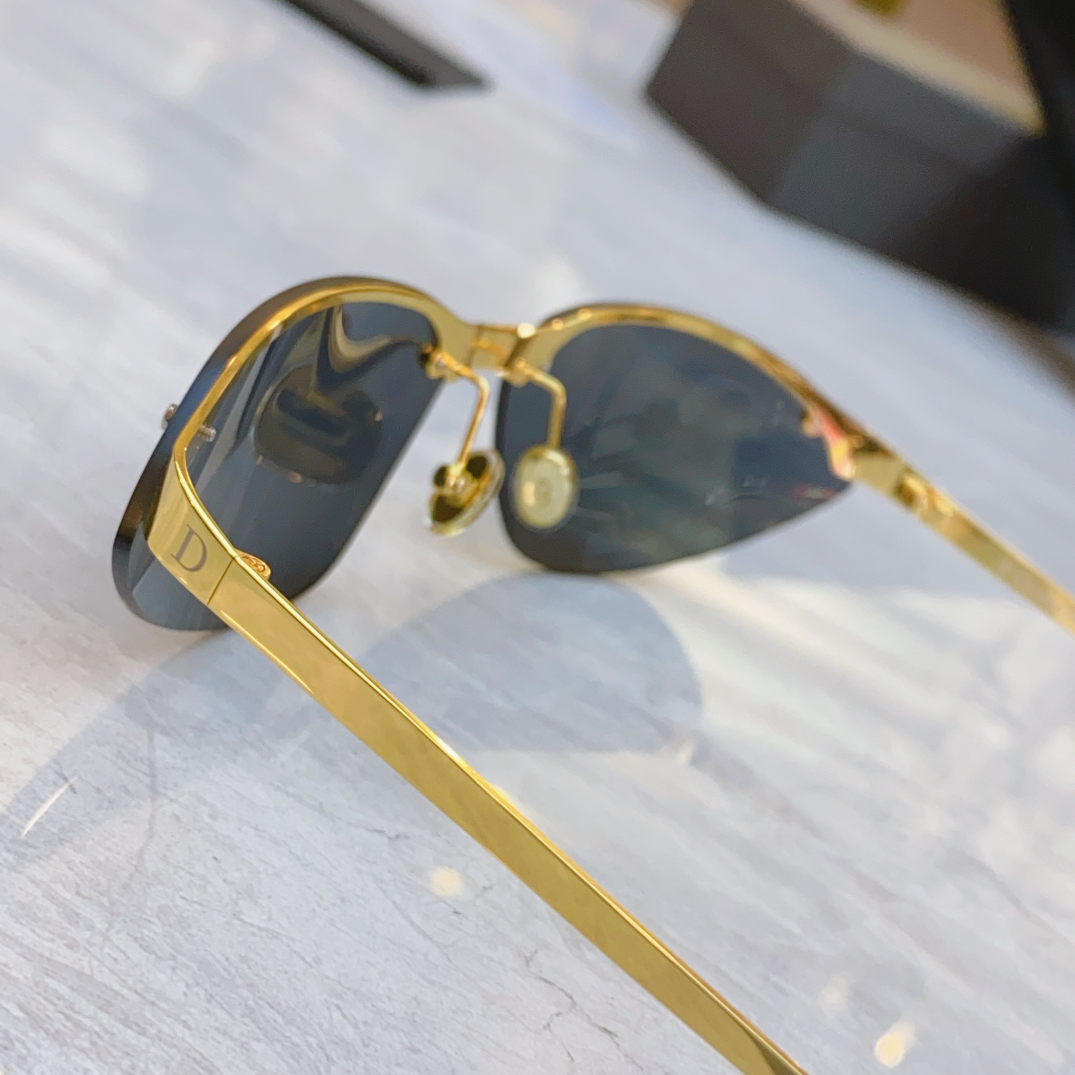 ，【DIO* 】迪*奥新款太阳镜，
MODEL：Dior FASTER S49Y4， SIZE：78口1