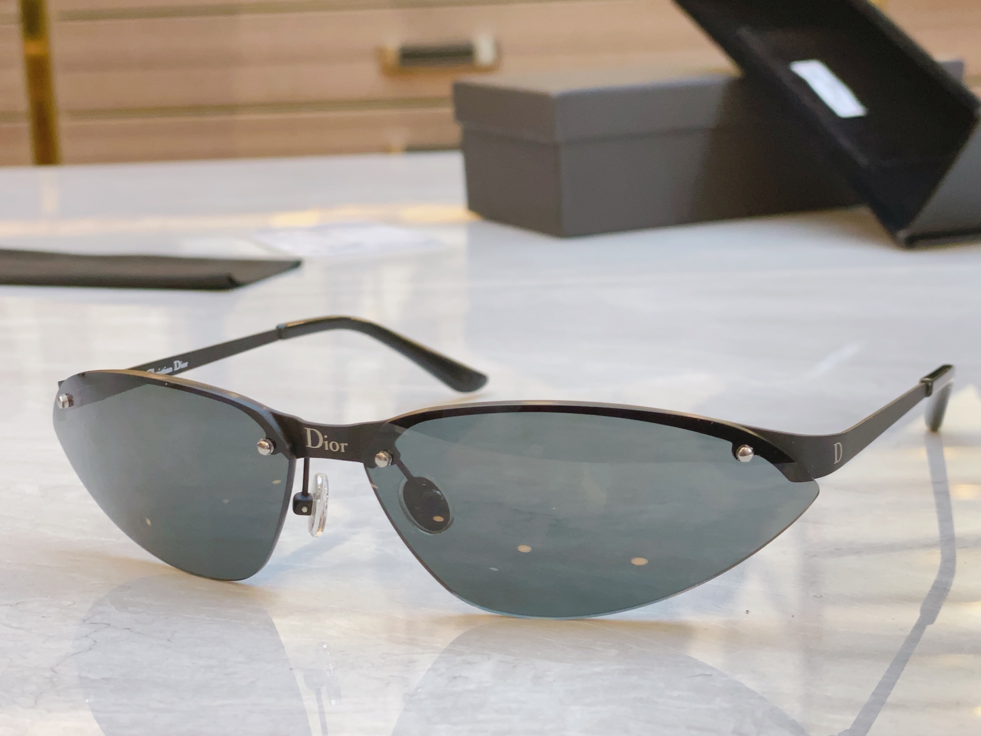 ，【DIO* 】迪*奥新款太阳镜，
MODEL：Dior FASTER S49Y4， SIZE：78口1