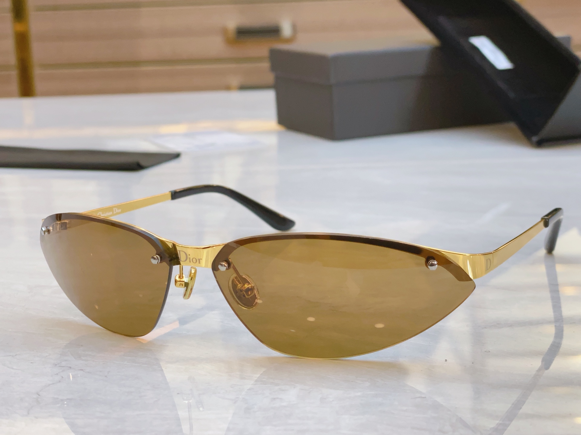 ，【DIO* 】迪*奥新款太阳镜，
MODEL：Dior FASTER S49Y4， SIZE：78口1