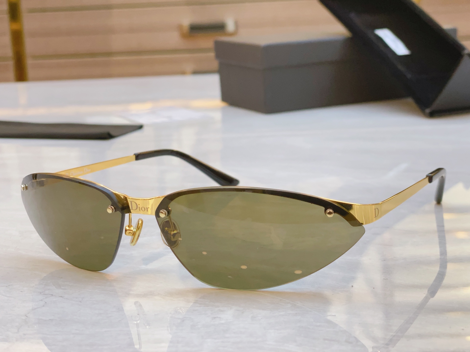 ，【DIO* 】迪*奥新款太阳镜，
MODEL：Dior FASTER S49Y4， SIZE：78口1