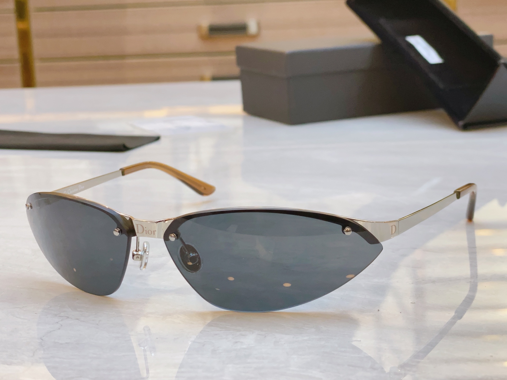 ，【DIO* 】迪*奥新款太阳镜，
MODEL：Dior FASTER S49Y4， SIZE：78口1