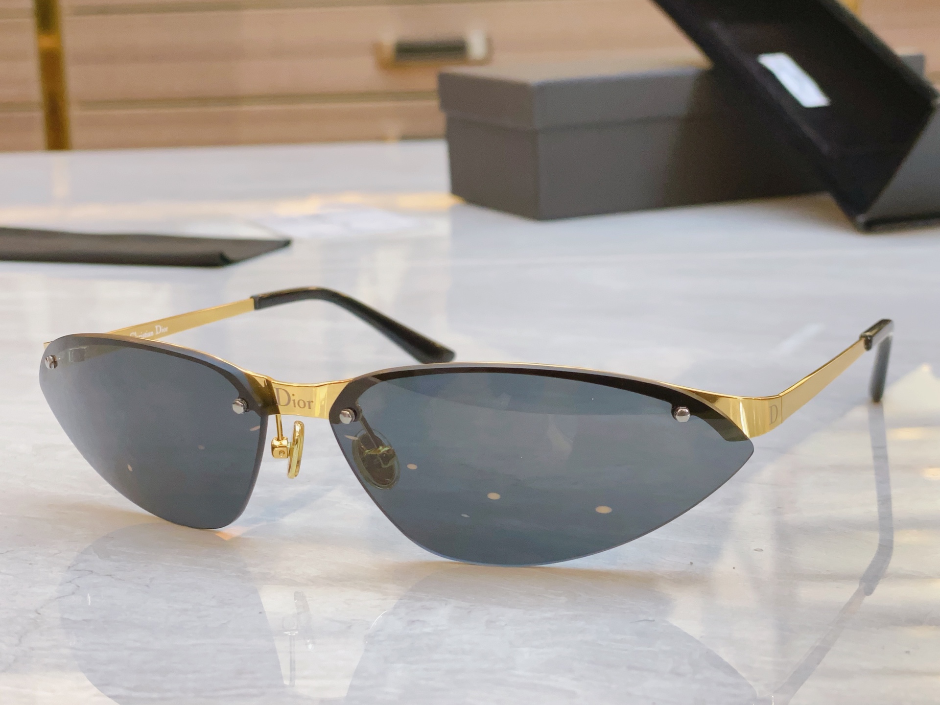 ，【DIO* 】迪*奥新款太阳镜，
MODEL：Dior FASTER S49Y4， SIZE：78口1