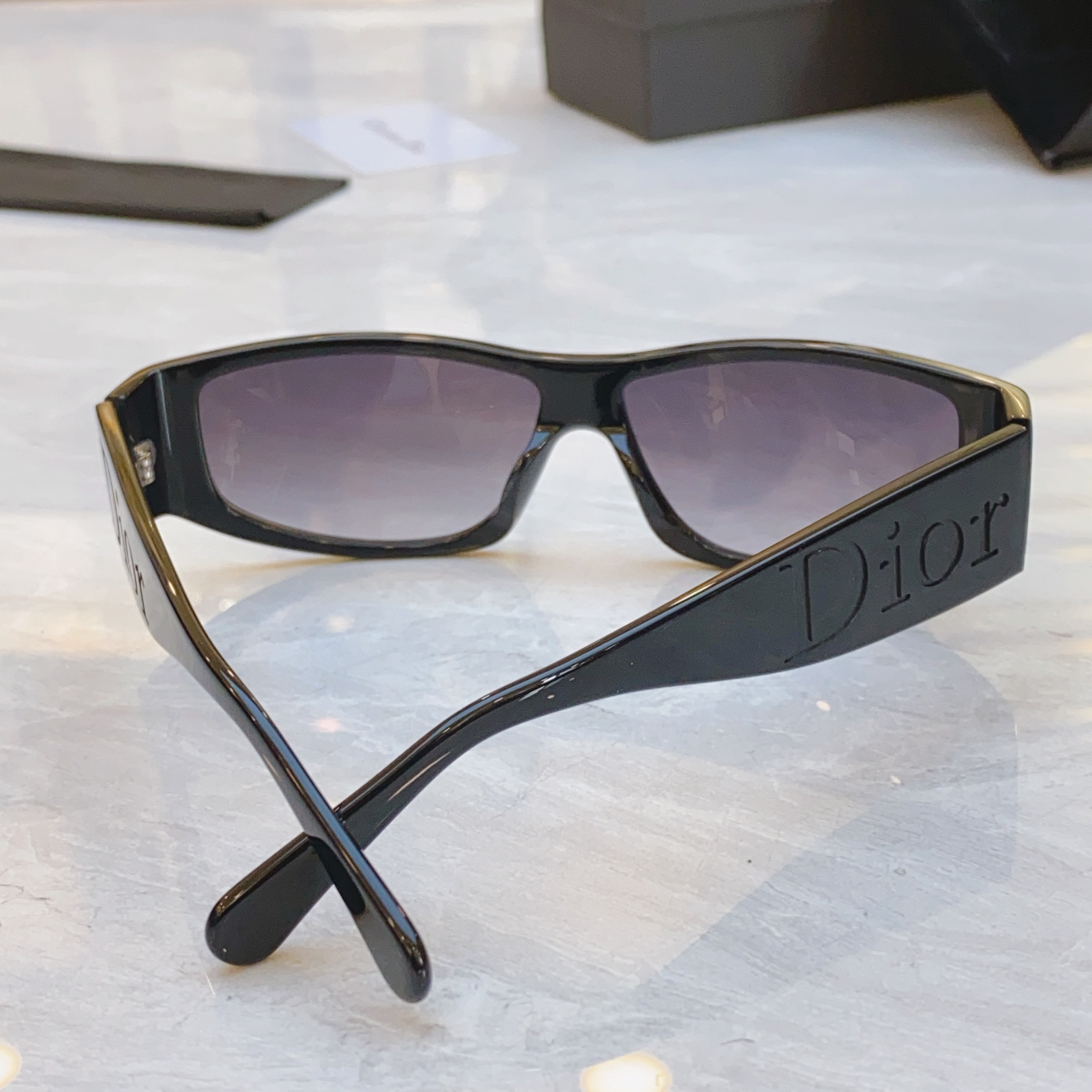 ，【DIO* 】迪*奥新款太阳镜，
MODEL：YOUR DIOR 2 ，SIZE：62口13-120