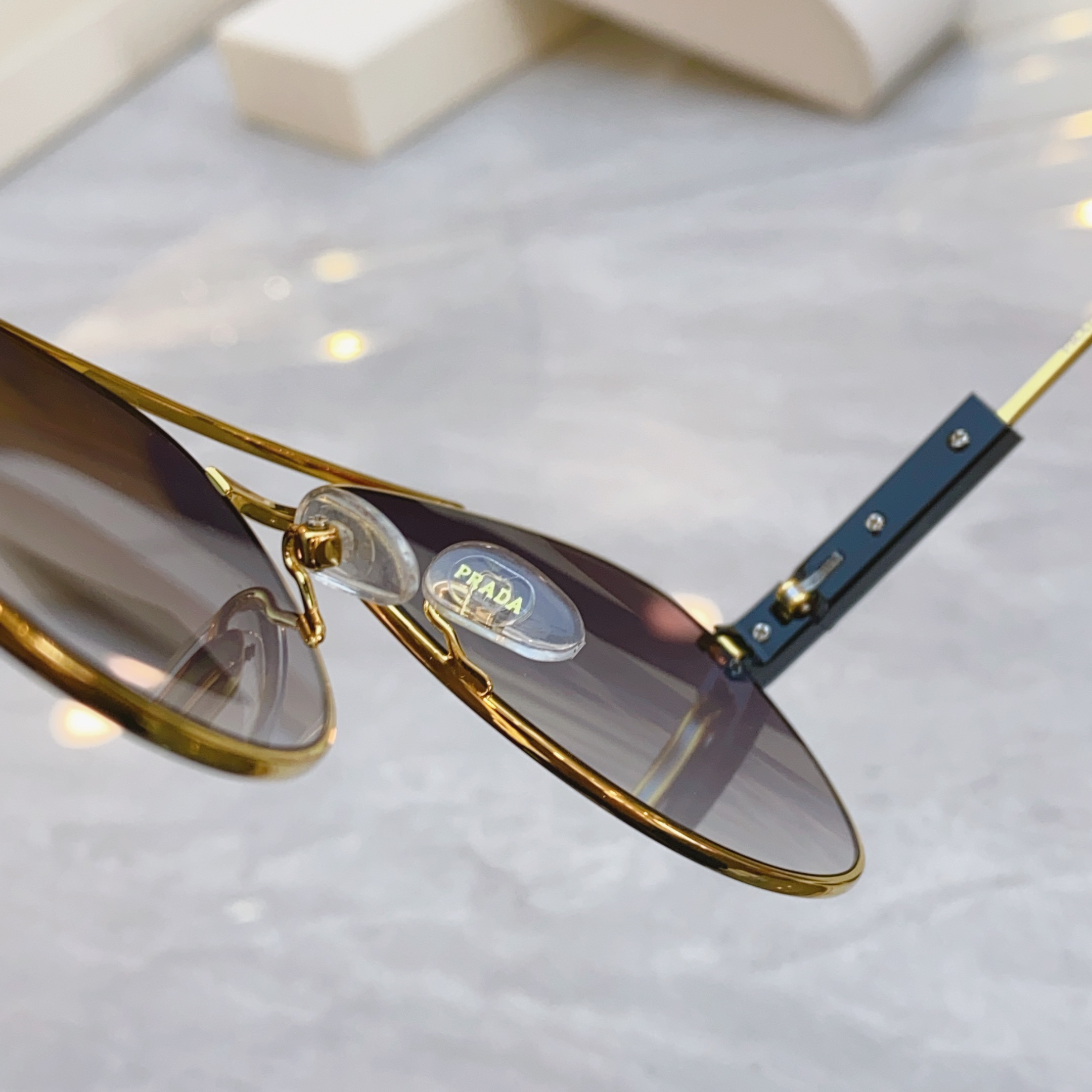 ，【PRAD*】普拉*达新款太阳镜，MODEL：PR69ZS，SIZE：58口14-145