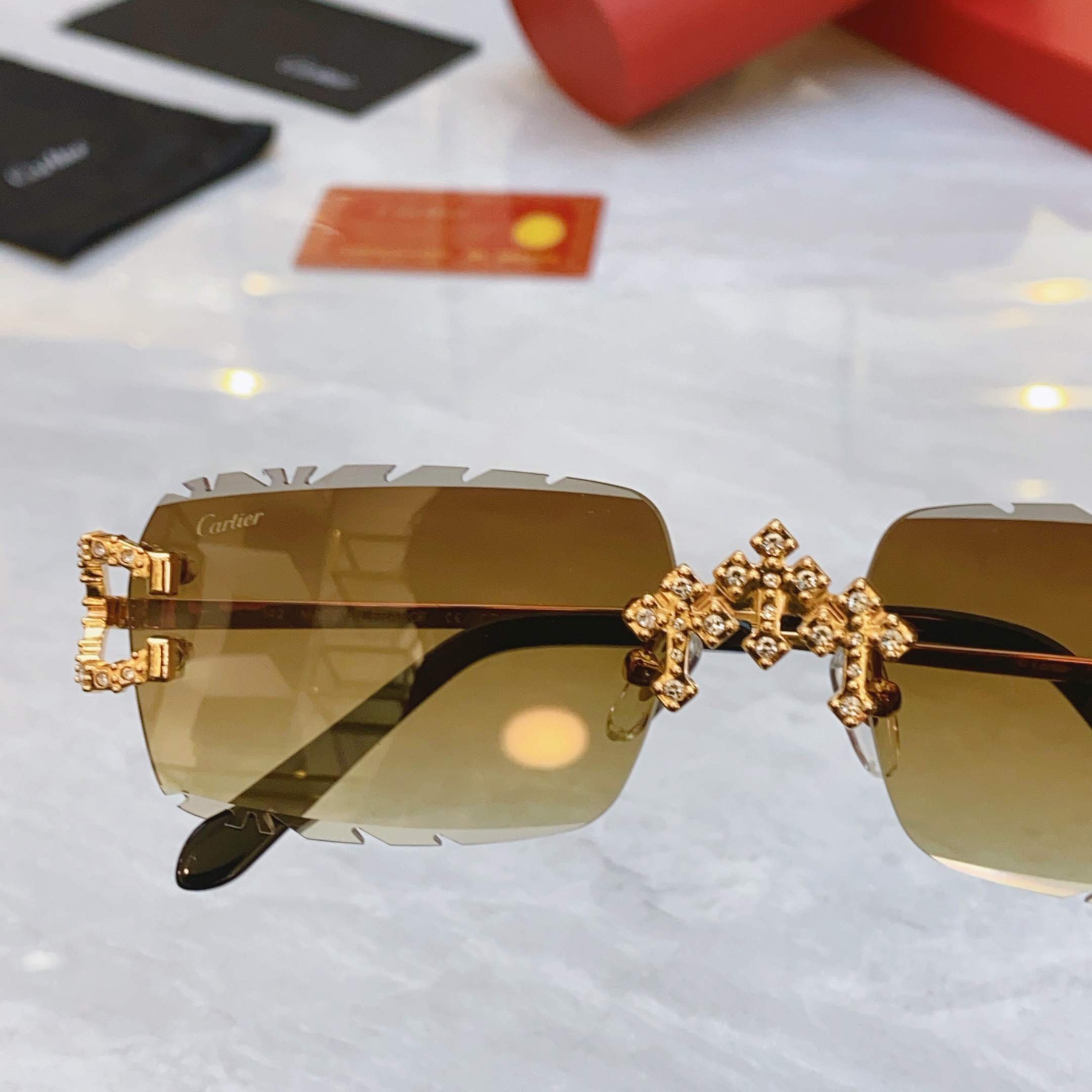 ，【CARTIE*】卡地*亚新款太阳镜，CT0678，size57口17-142