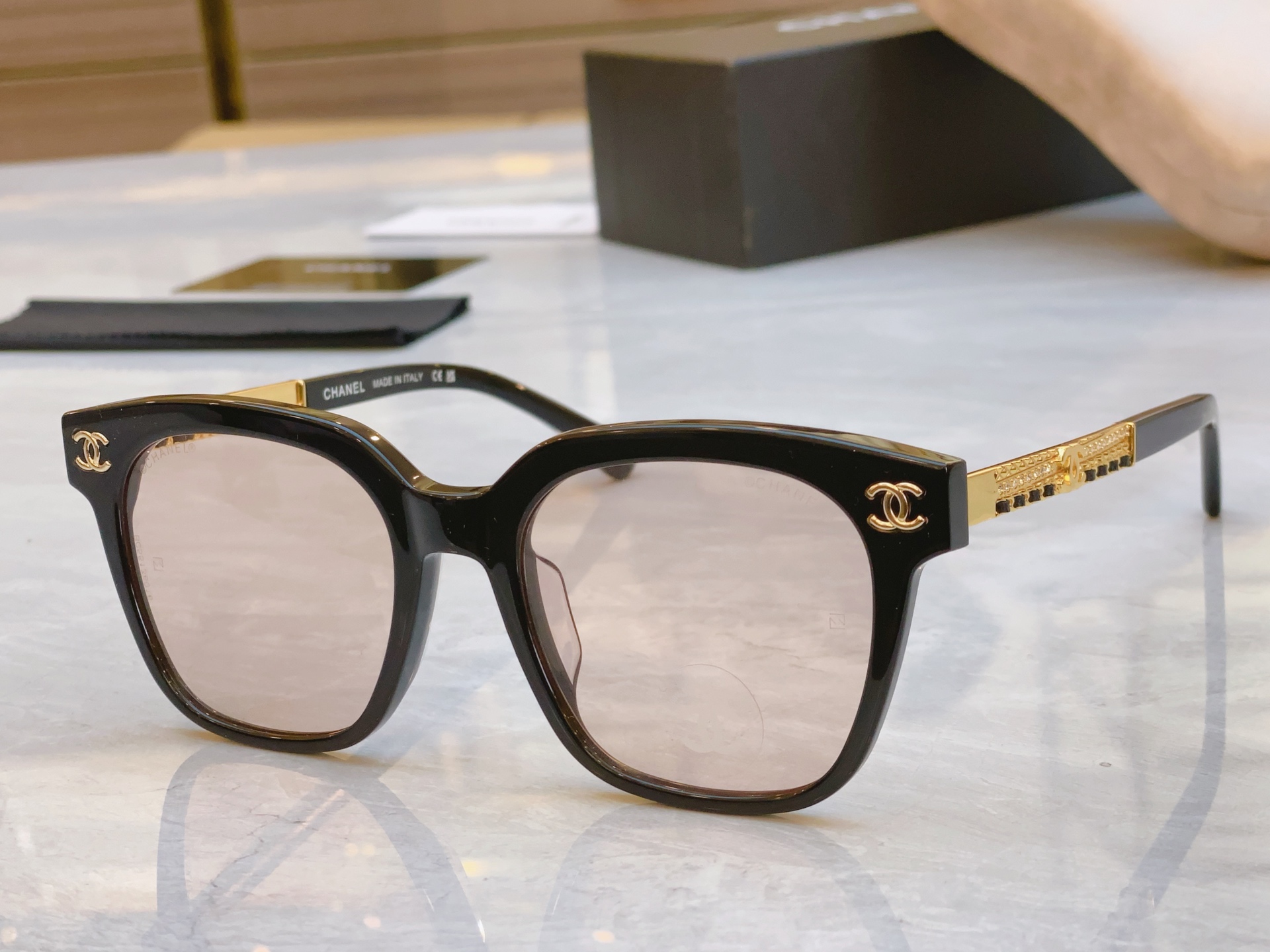 ，【CHANE*】香奈儿新款太阳镜，MODEL：CH6046，SIZE：53口20-145