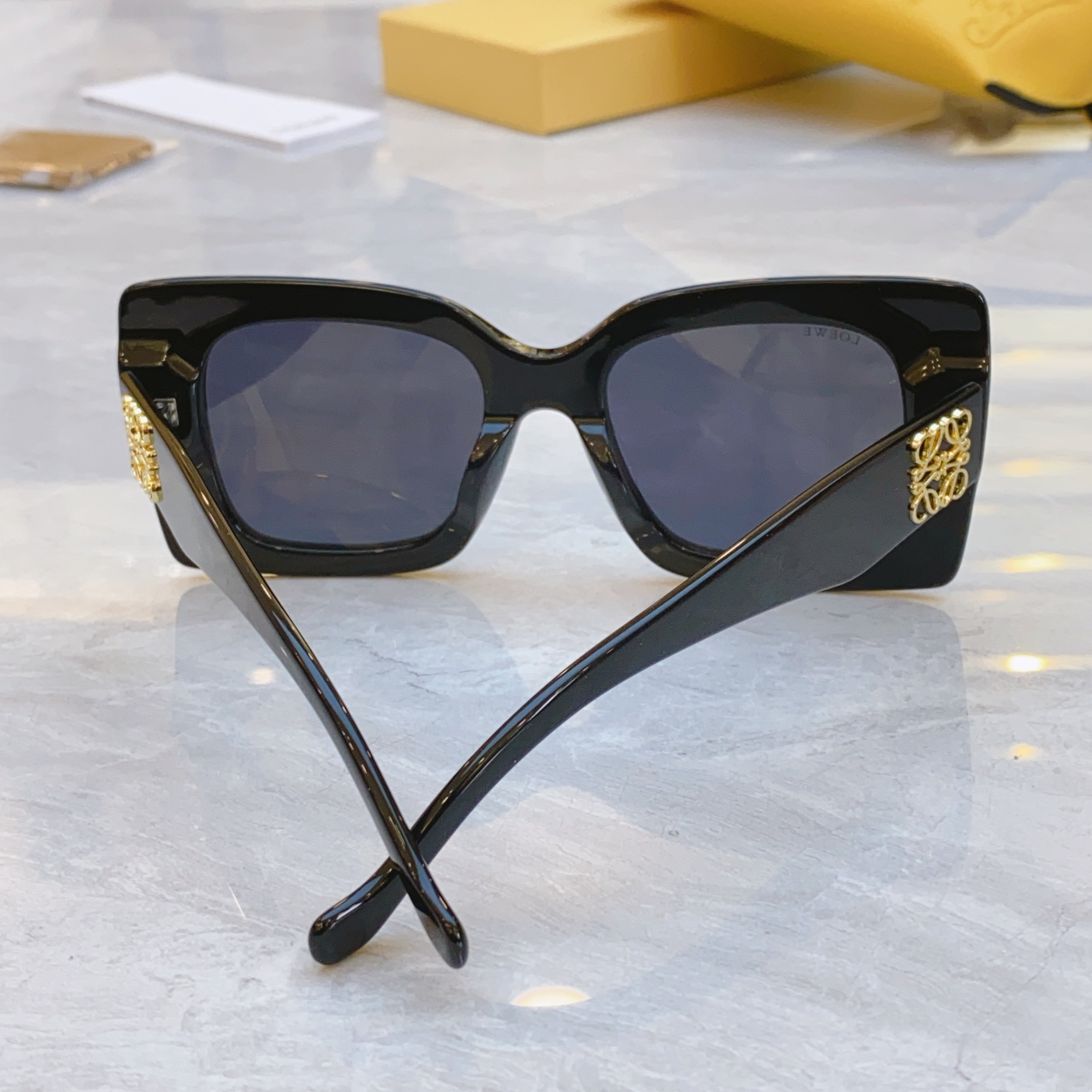 ，【LOEW*】罗意*威新款太阳镜，
MODEL：LW5096S，SIZE：53口21-145