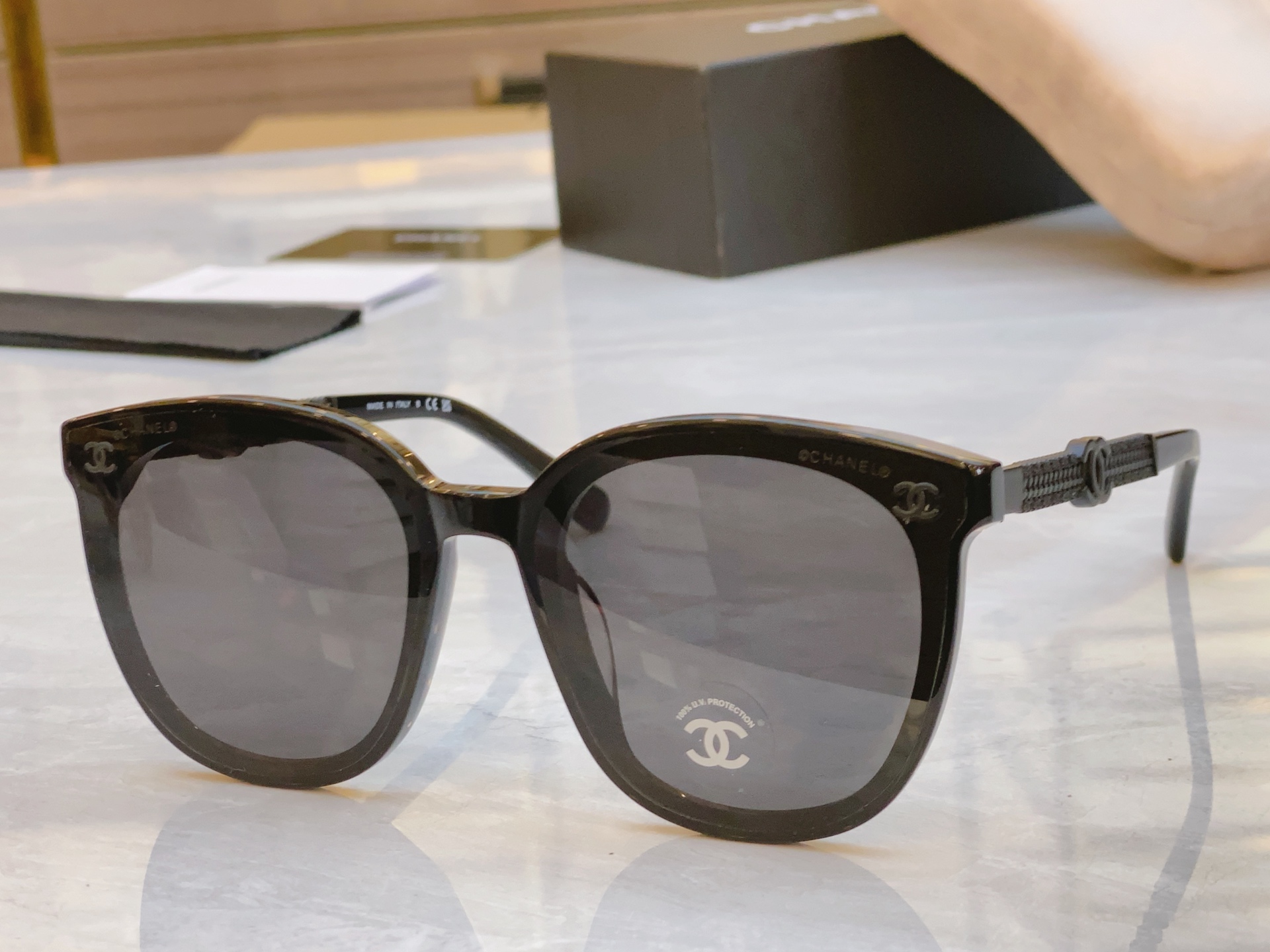 ，【CHANE*】香奈儿新款太阳镜，MODEL：CH5557，SIZE：64口18-145
