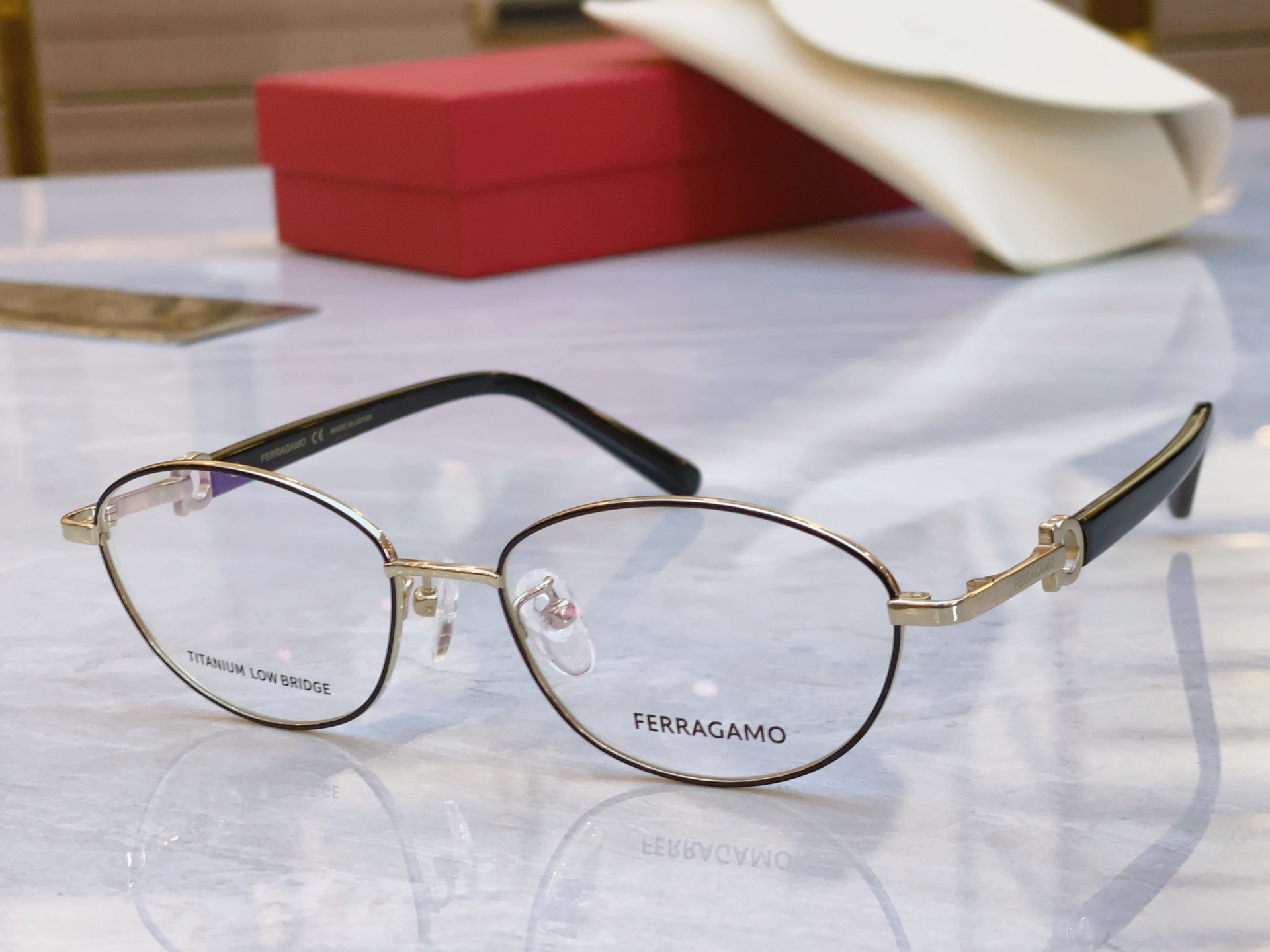 ￼，【Salvatore ferragam*】 菲拉*格慕 新款眼镜架，钛架，MODEL：SF2590L