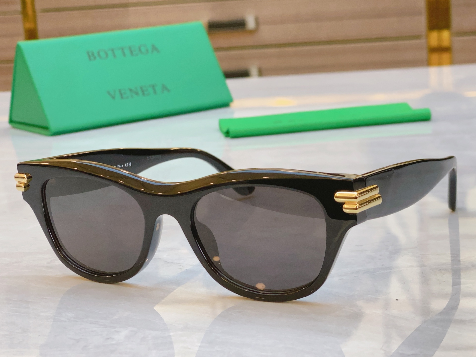 ，【BOTTEGA VENET*】宝缇*嘉新款太阳镜，MODEL：BV1323S，SIZE：52口20-