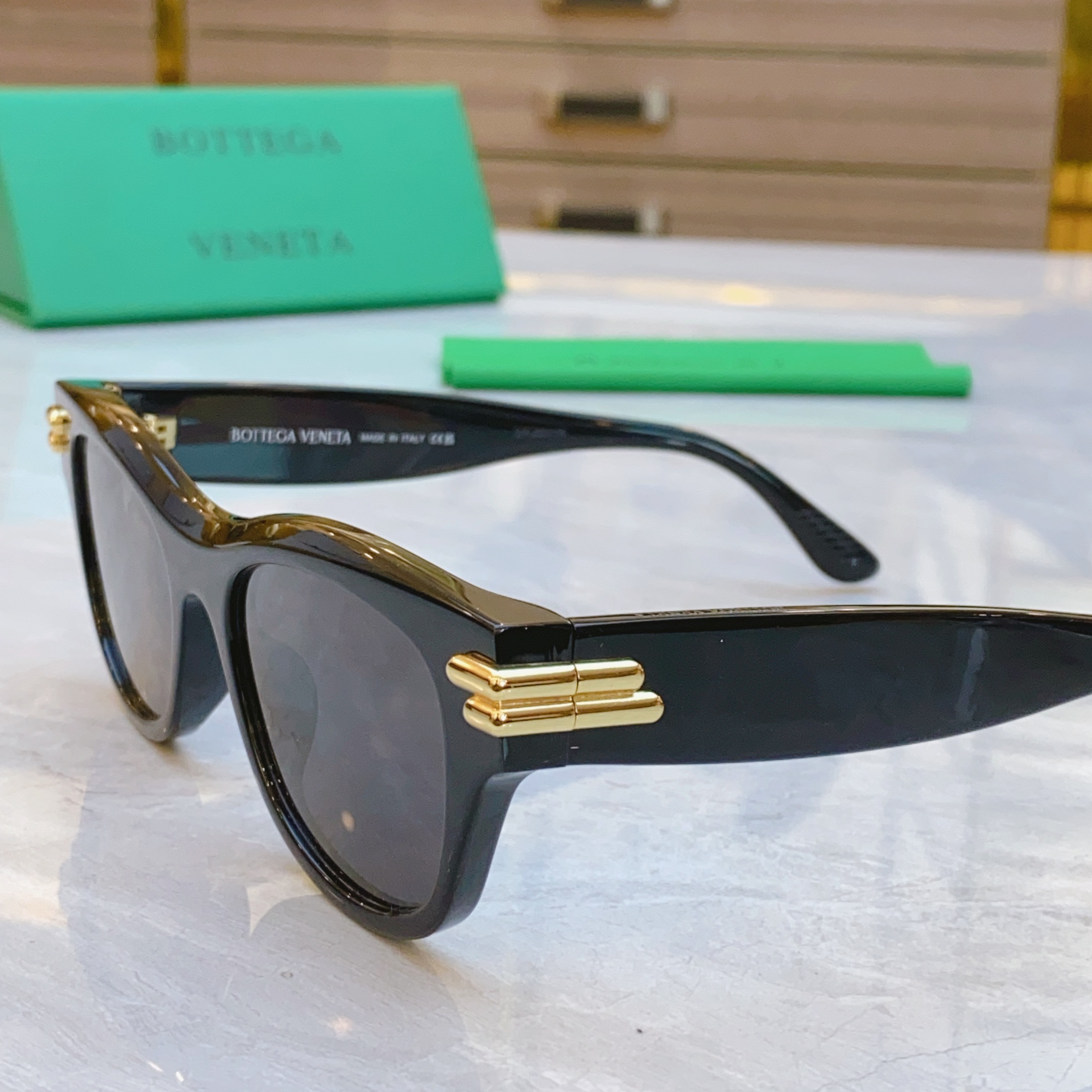 ，【BOTTEGA VENET*】宝缇*嘉新款太阳镜，MODEL：BV1323S，SIZE：52口20-
