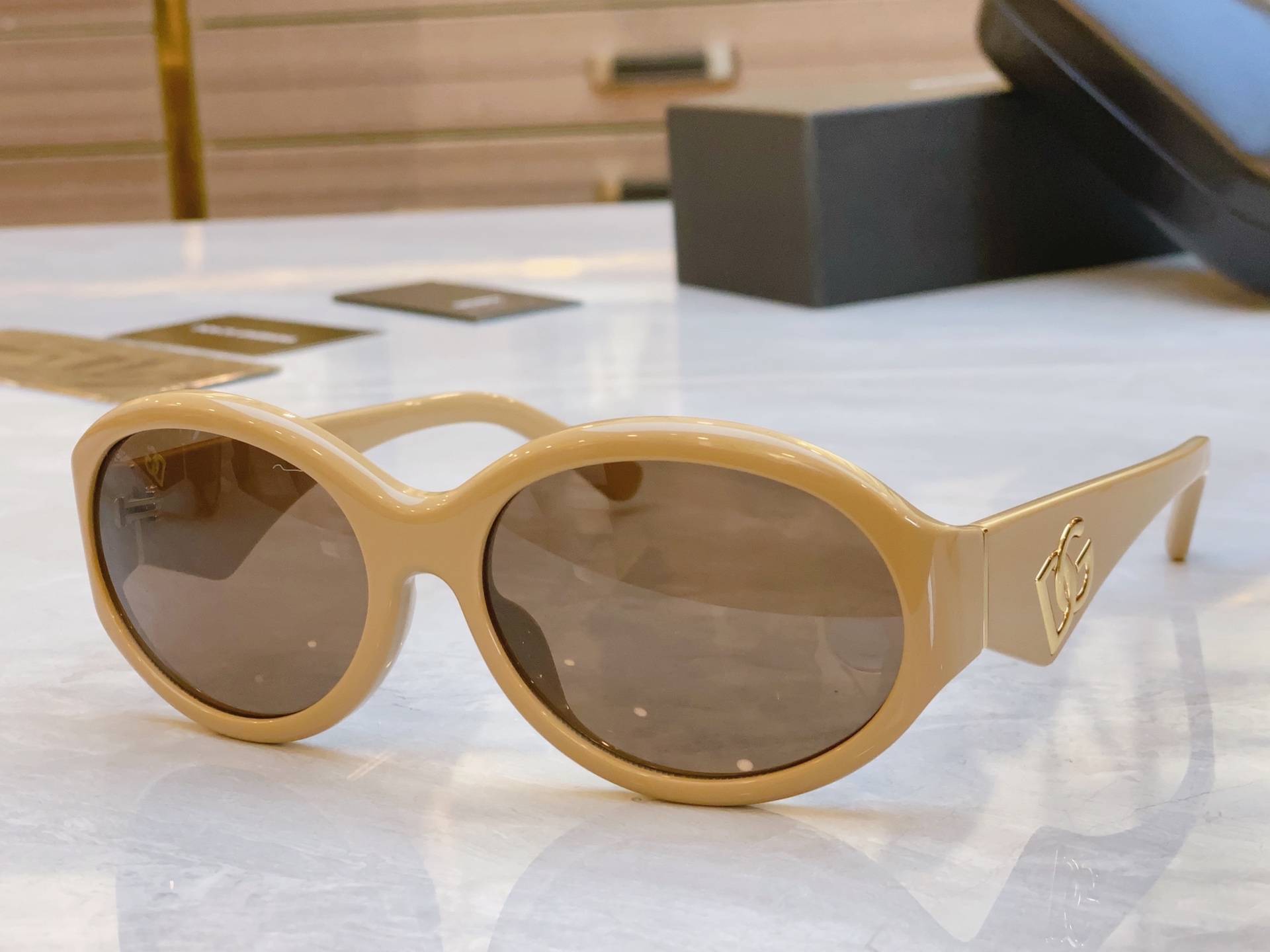 ，【DOLCE & GABBAN*】D*G新款太阳镜，MODEL：DG6201，SIZE：67口21-1