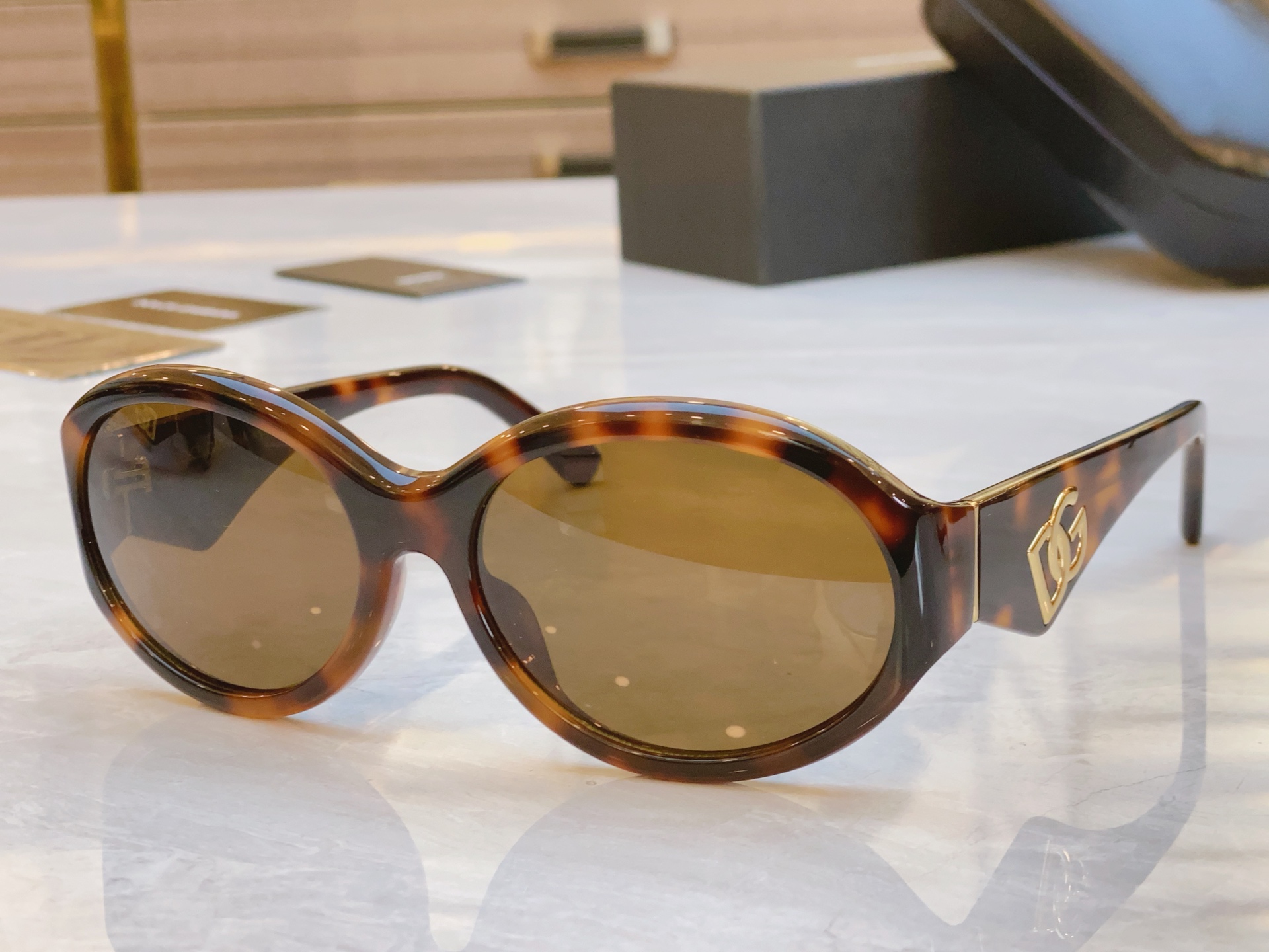，【DOLCE & GABBAN*】D*G新款太阳镜，MODEL：DG6201，SIZE：67口21-1