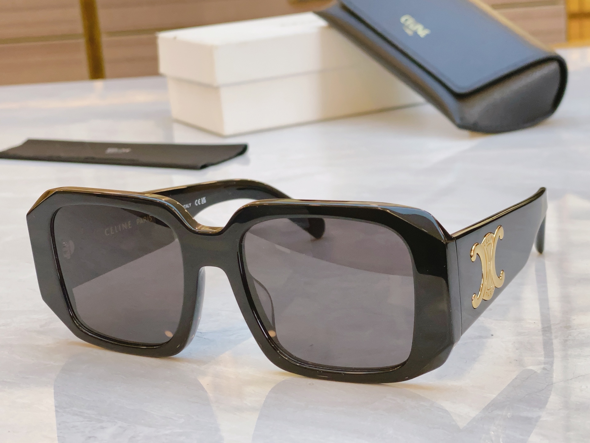 ，【CELIN*】赛*琳新款太阳镜， MODELCL40275U ，SIZE 55口20-145