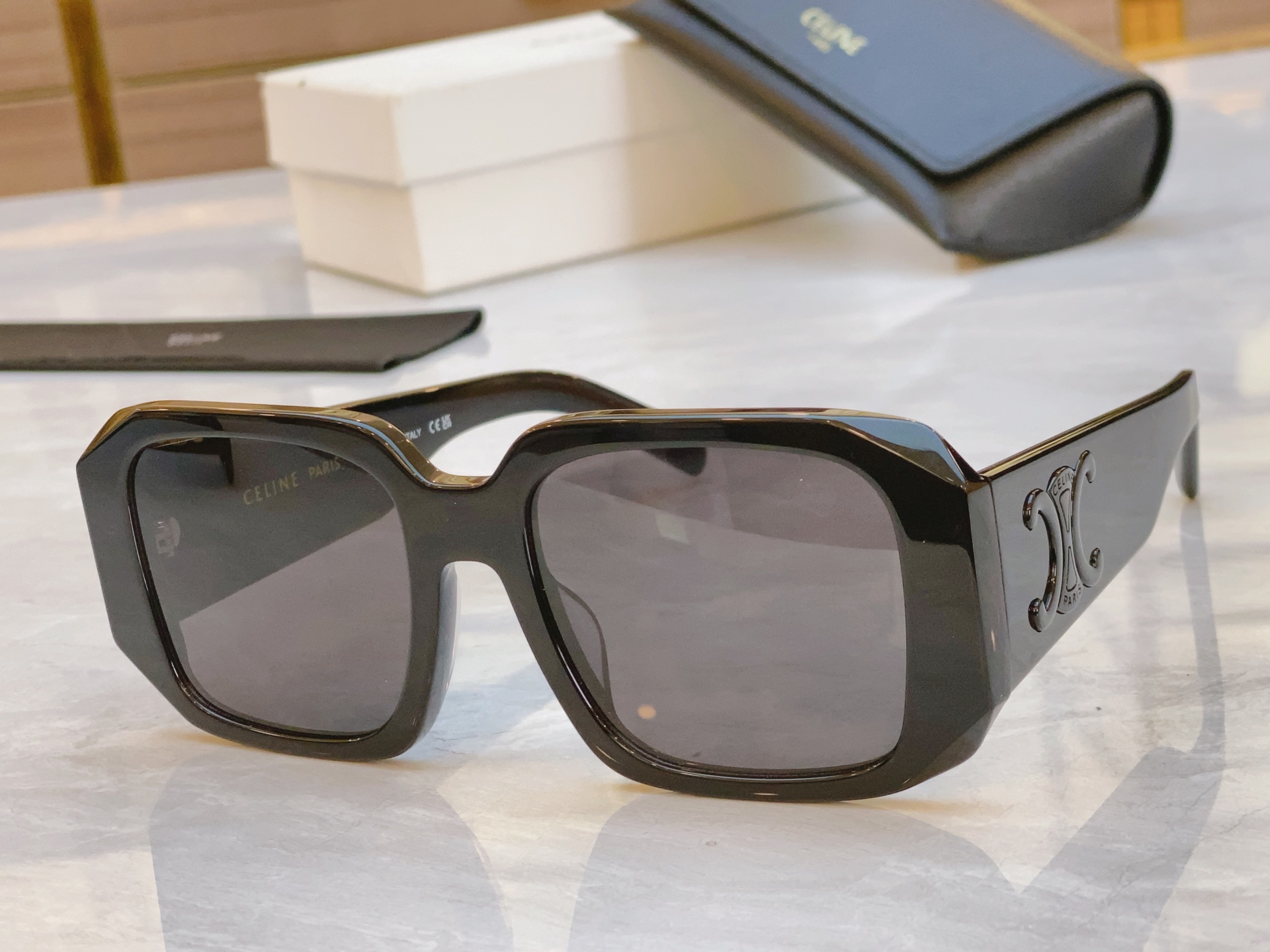 ，【CELIN*】赛*琳新款太阳镜， MODELCL40275U ，SIZE 55口20-145