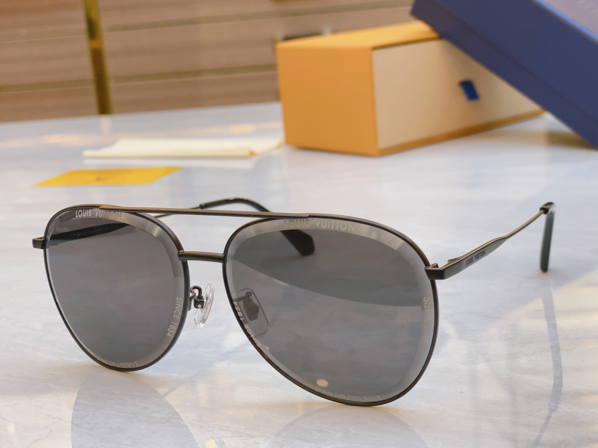 ，【LOUIS VUITTO*】路易*威登新款太阳镜，MODEL：Z2625，SIZE：63口14-14