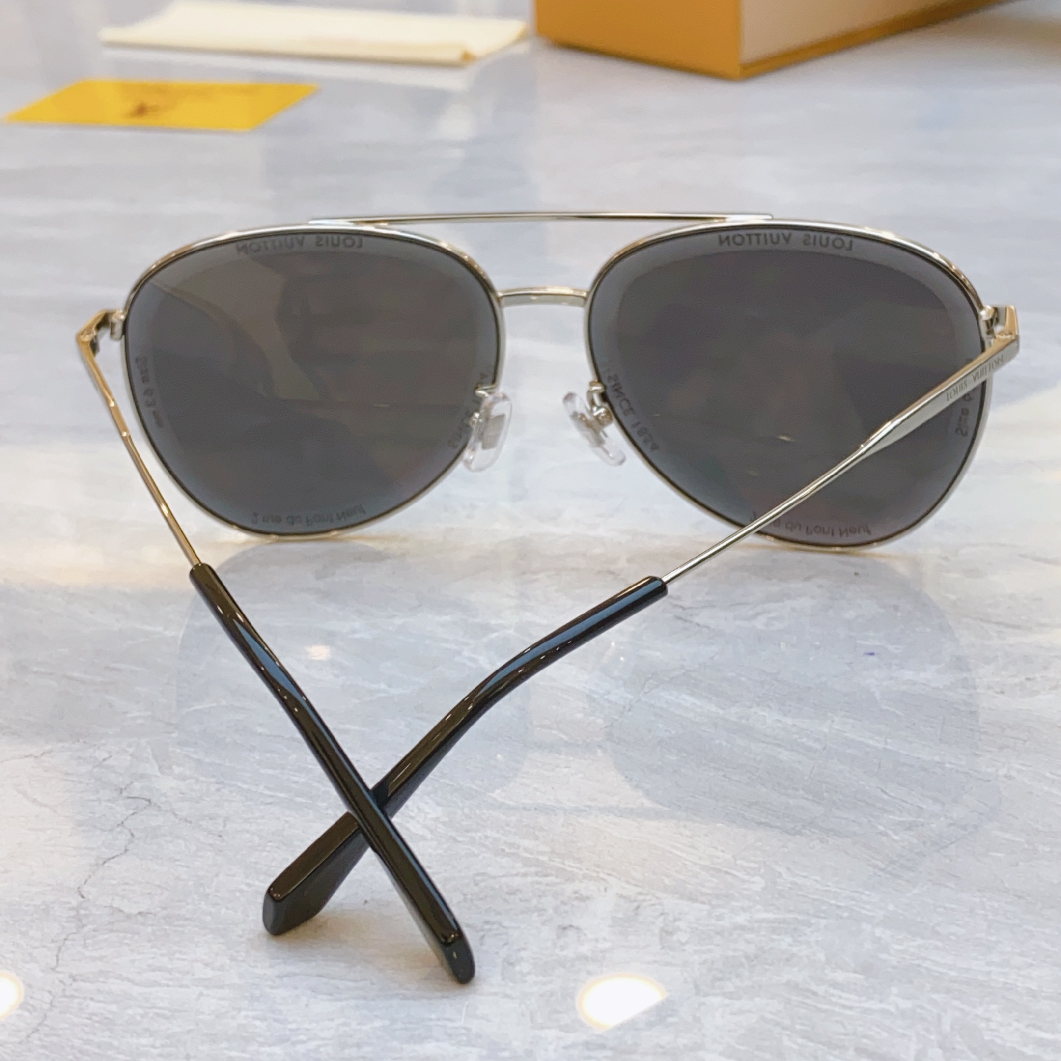 ，【LOUIS VUITTO*】路易*威登新款太阳镜，MODEL：Z2625，SIZE：63口14-14