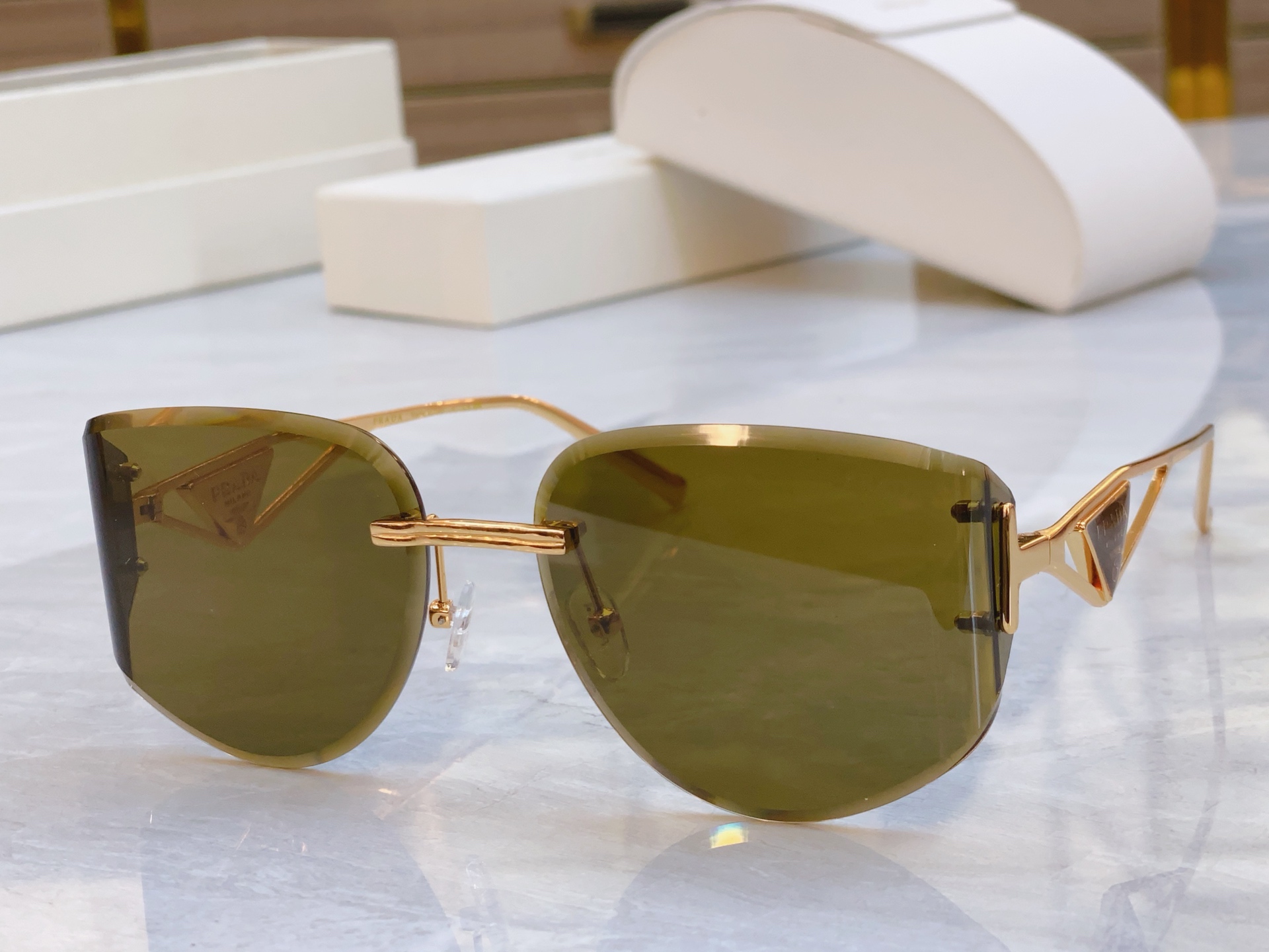 ，【PRAD*】普拉*达新款太阳镜，
MODEL：PR 190VS，SIZE：60口17-140